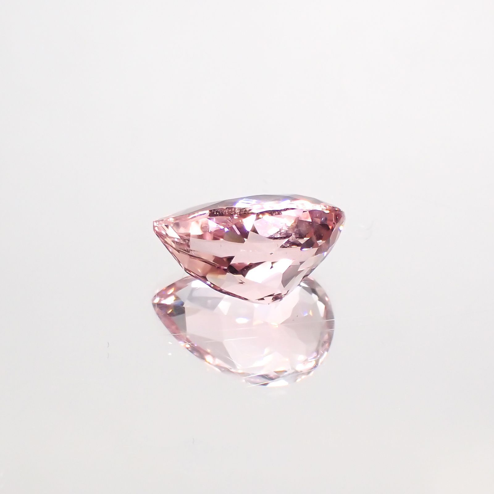 モルガナイト(宝石名モルガナイト)ナイジェリア産 3.634ct ソ付(彩珠)[220114244]12.4x8.2mm前後