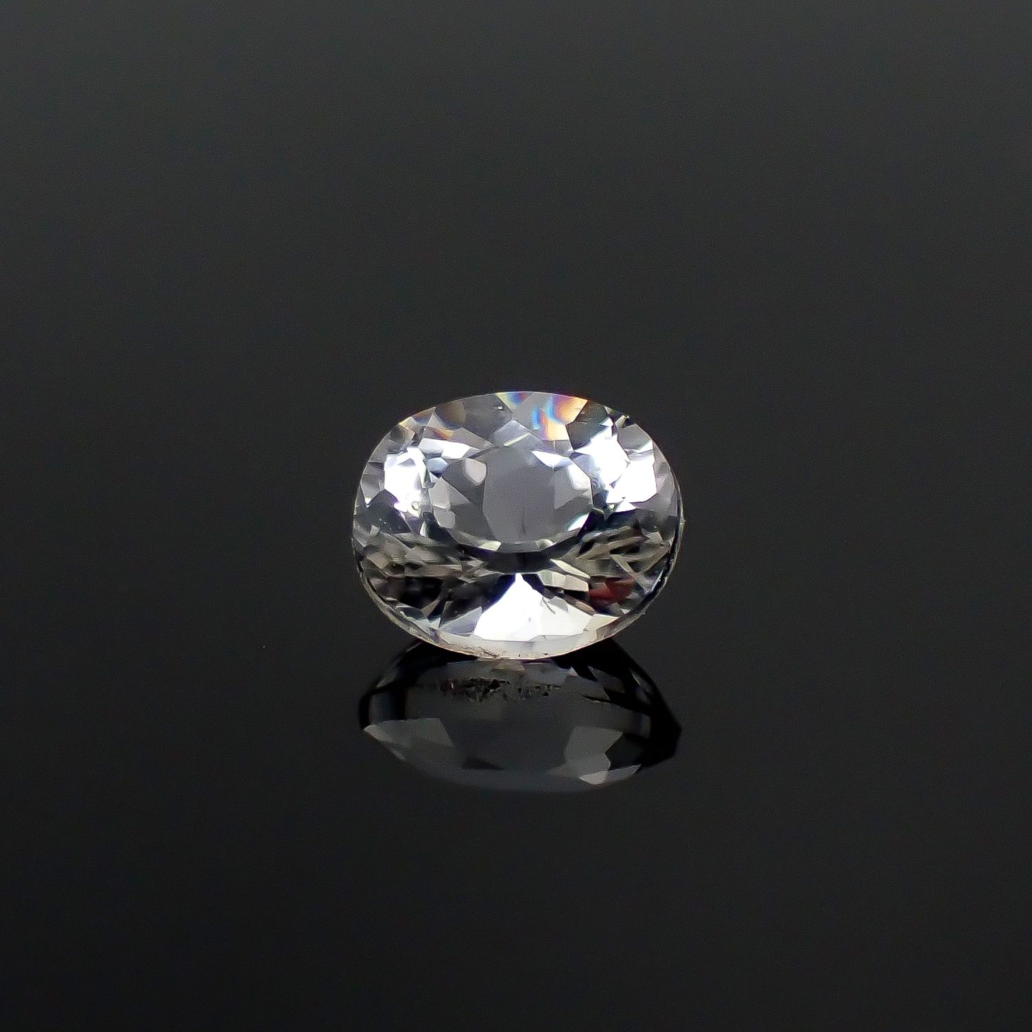 テネブレッセンススキャポライト アフガニスタン産 0.41ct / 5.2x4.2mm前後 [251218573]