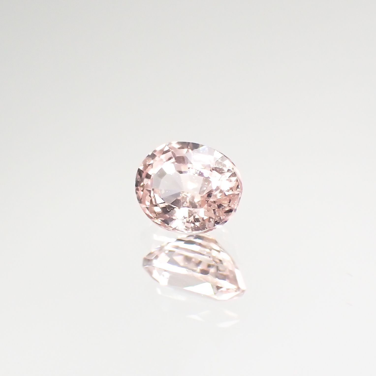 ピンクサファイア(宝石名ピンク・サファイア) マダガスカル/スリランカ産 0.57ct 識別済[210712556]5.3×4.2mm前後
