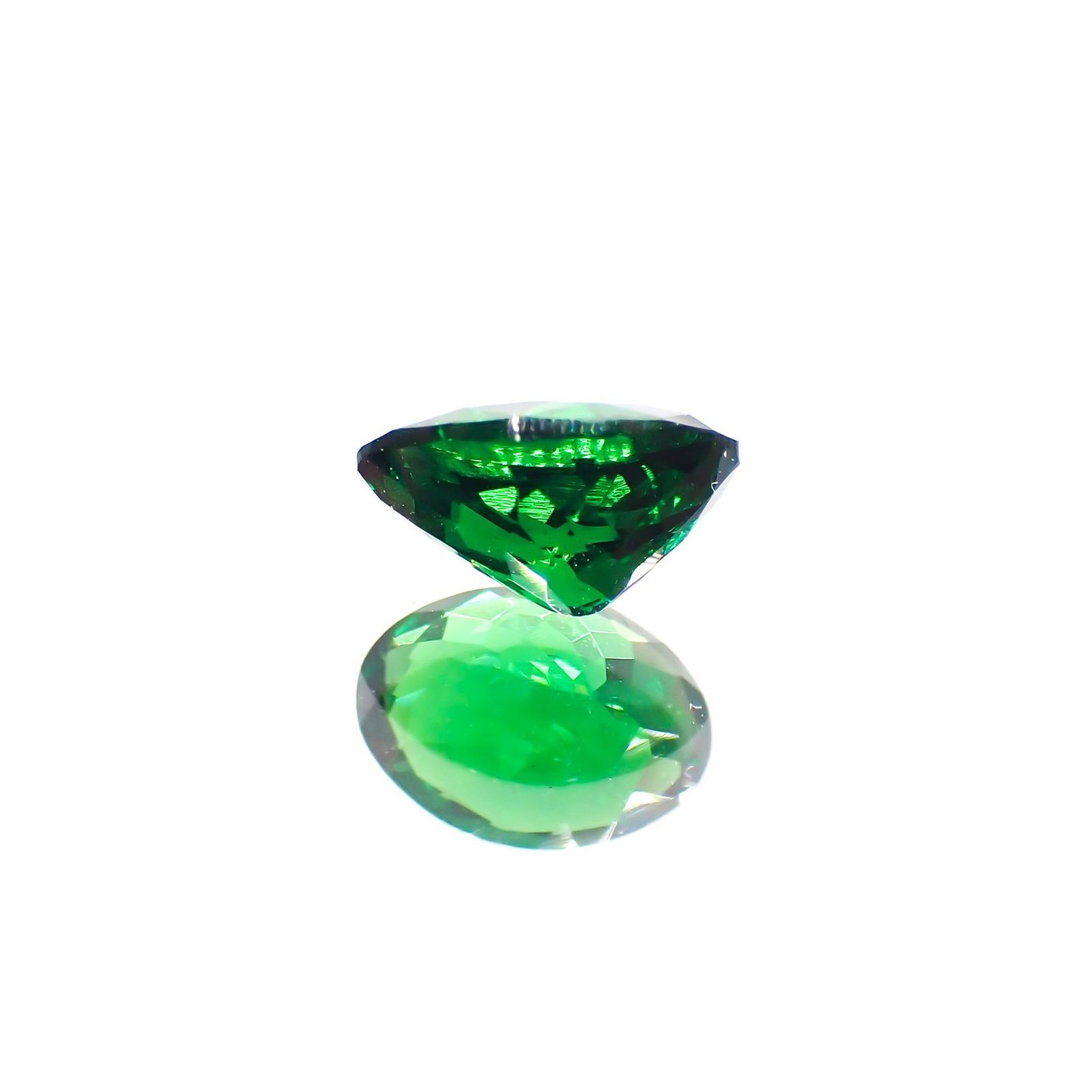 ツァボライト(宝石名グリーン グロッシュラー・ガーネット) タンザニア産 ソ付(彩珠) 1.209ct / 7.5x5.4mm前後 [21069914]