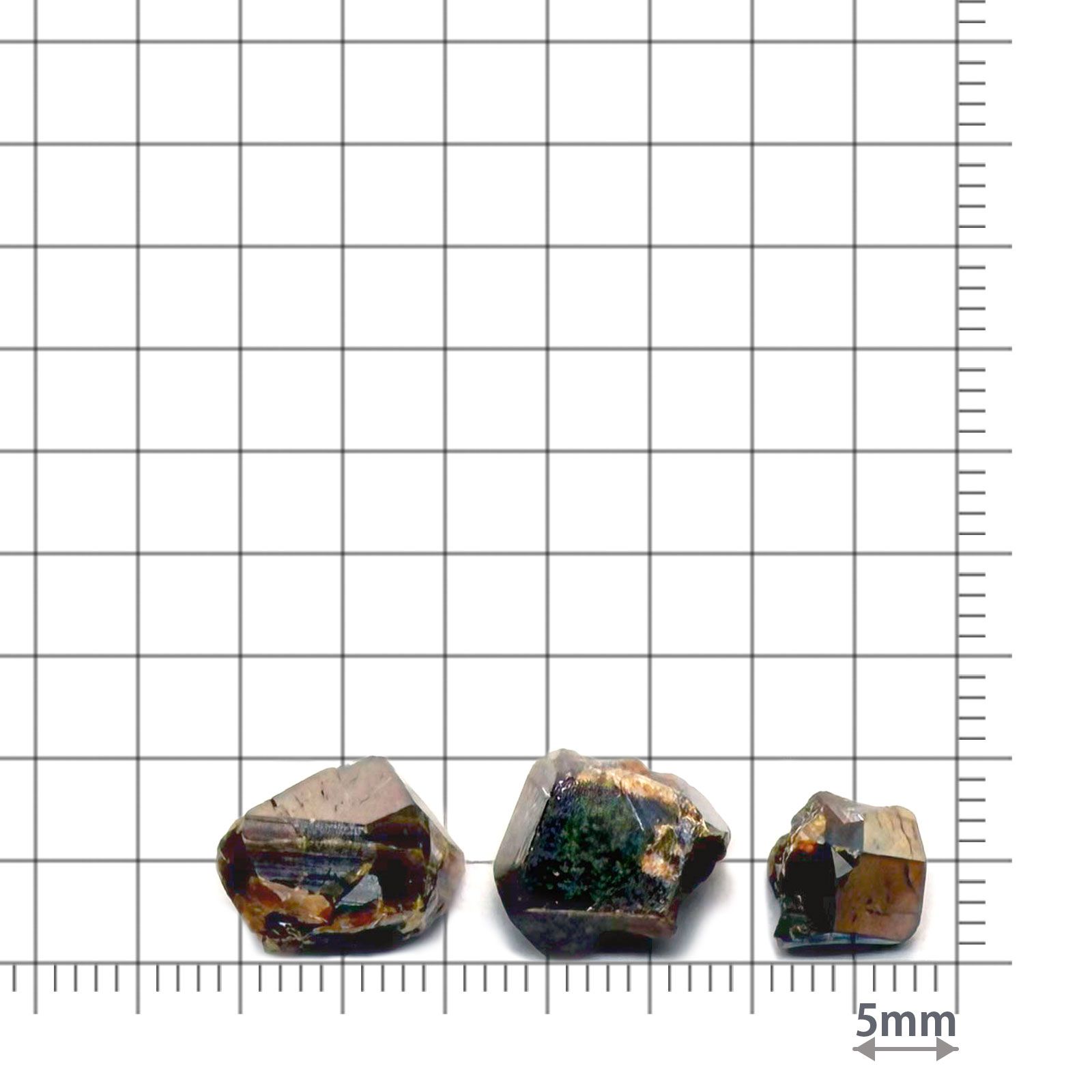 レインボーガーネット原石3個セット 日本・奈良県産 15.70ct(3pcs合計) / 7.1-10.4x7.0-9.7mm前後 [260432081]