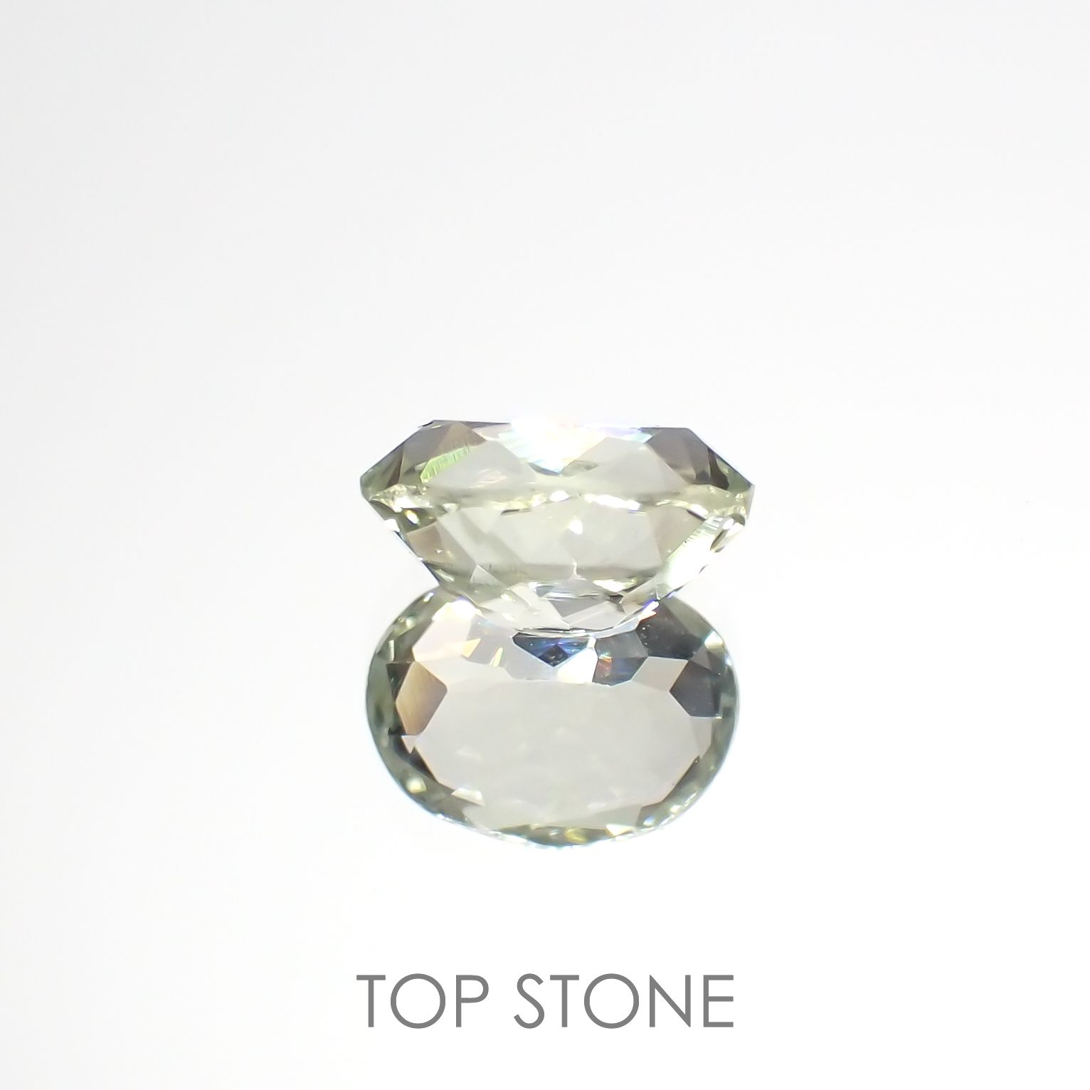 シリマナイト(宝石名シリマナイト)インド産 1.54ct 識別済[221018464]8.1x6.2mm前後