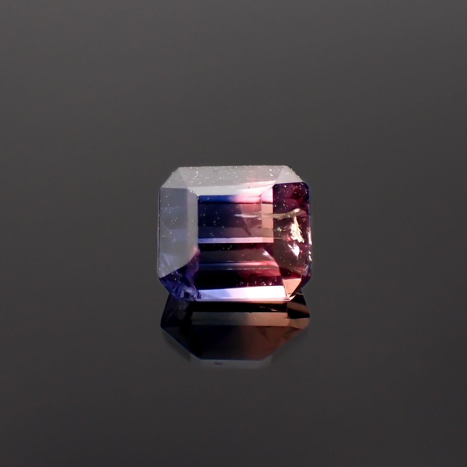ウィンザーサファイア 非加熱 タンザニア・ウィンザー産 1.00ct[230722839]5.1x4.6mm前後