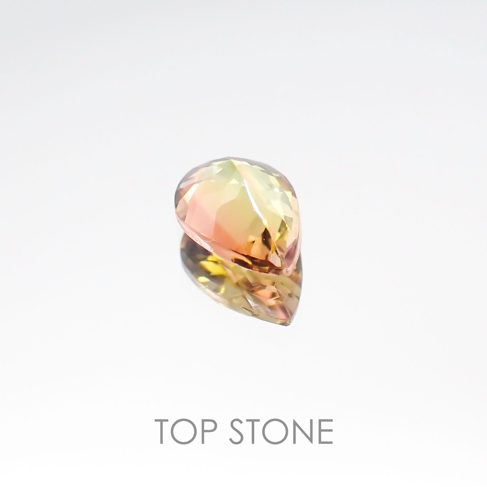 バイカラートルマリン ブラジル産 ルース 0.38ct[20106811]6.1×4.2mm前後
