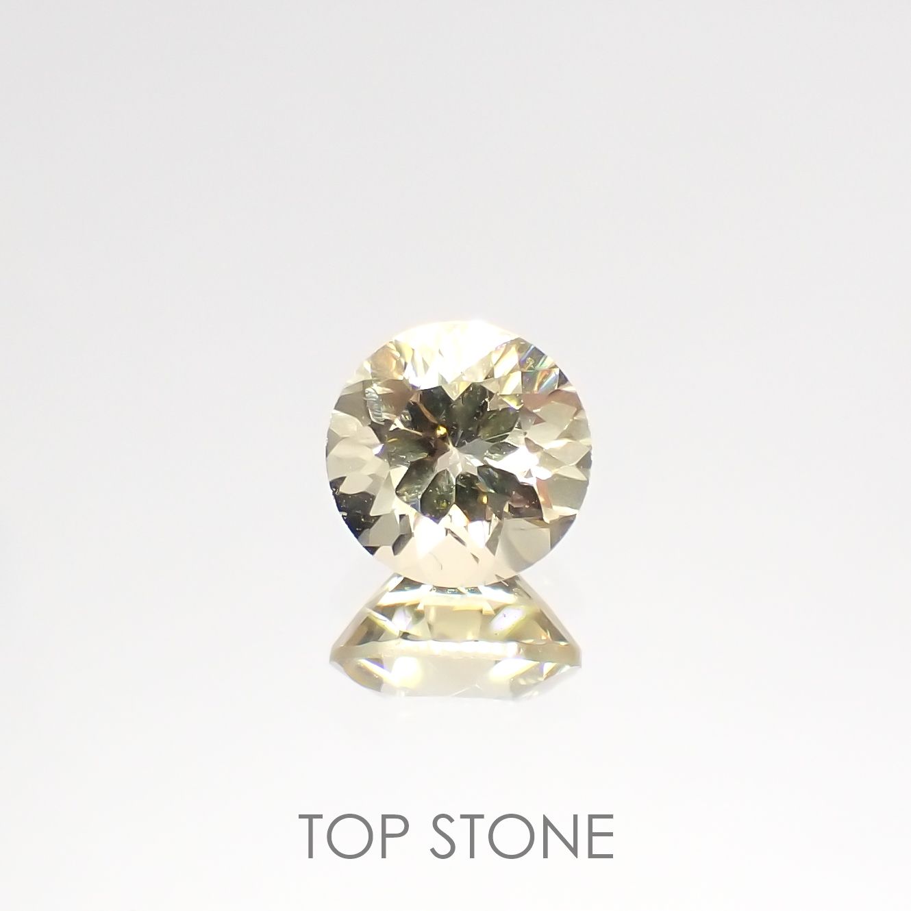 イエローベリル(宝石名イエロー・ベリル)ブラジル産 0.90ct 識別済[220515855]6.1x6.1mm前後