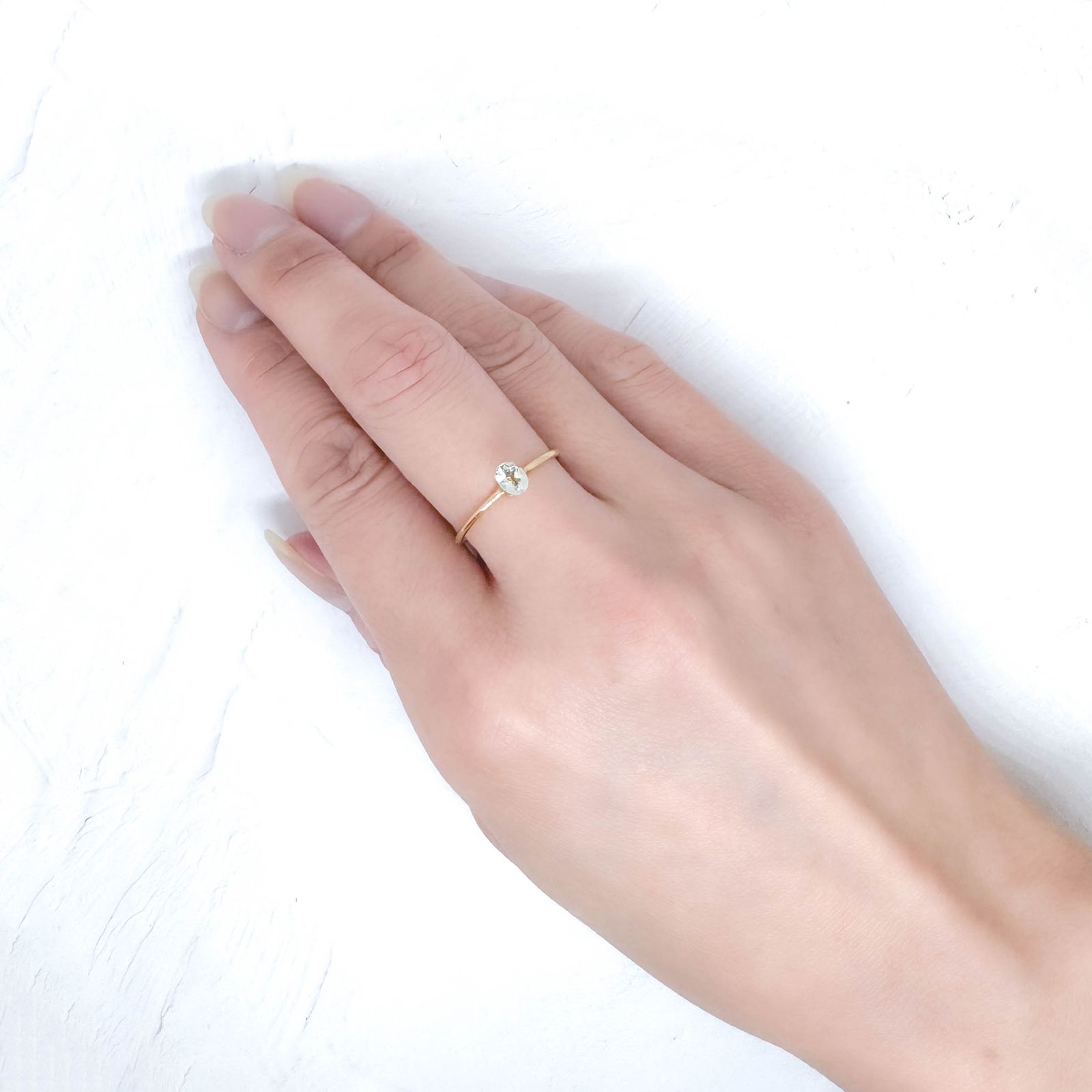 アクロアイト ナイジェリア産 0.25ct / 4.6x3.5mm前後 [251231361]