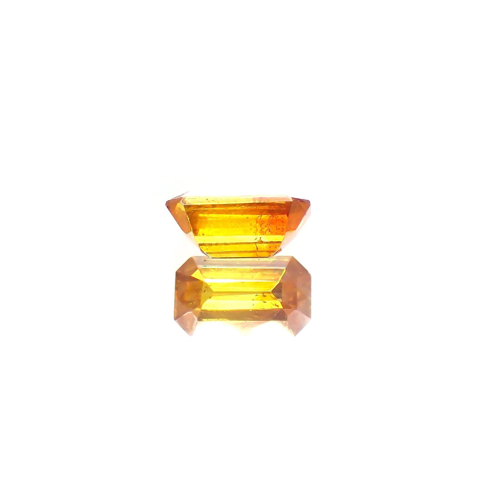 スファレライト(宝石名スファレライト) スペイン産 識別済 0.79ct / 6.4×3.7mm前後 [260612409]