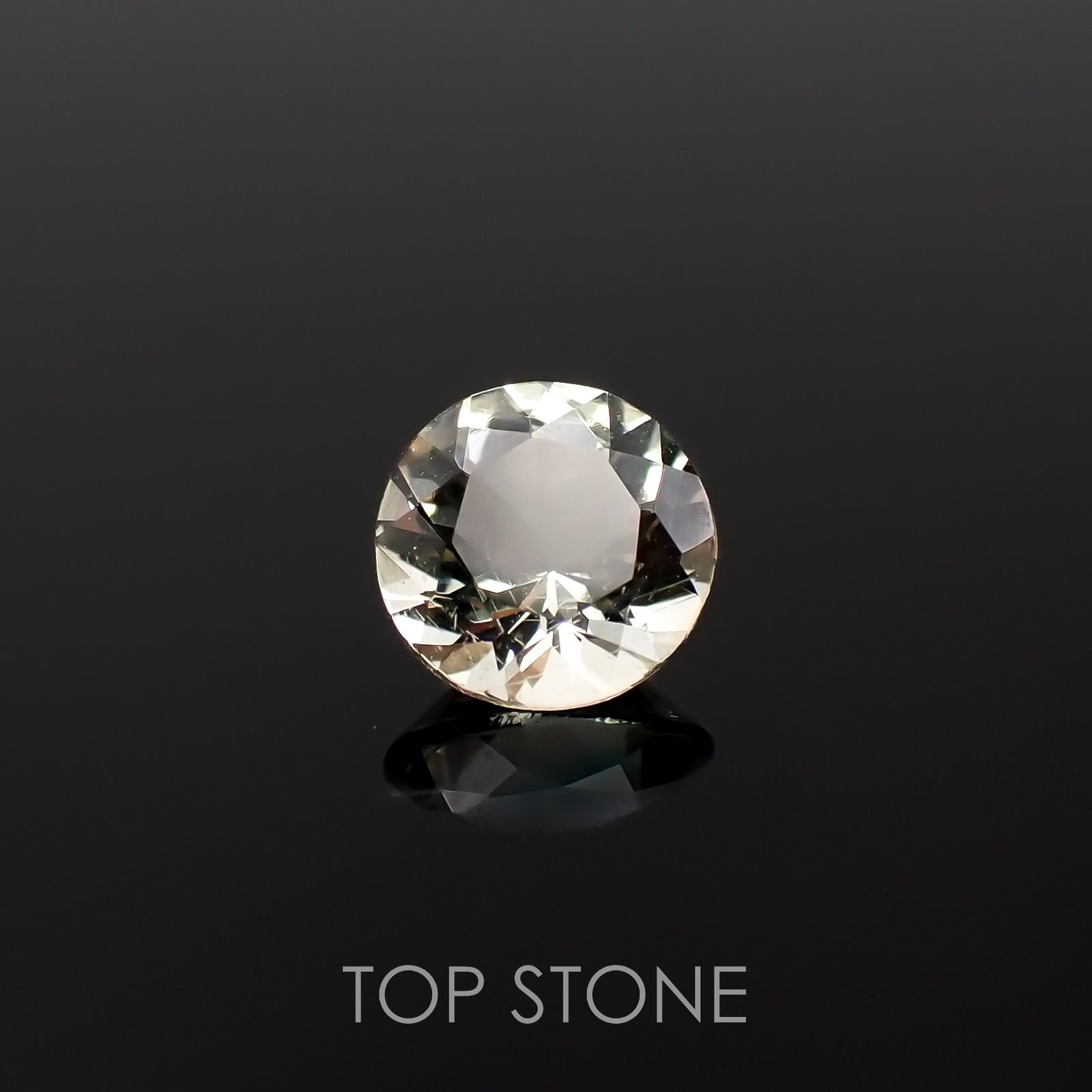 バイカラーオレゴンサンストーン アメリカ・オレゴン州産 0.65ct[230220682]5.9x5.9mm前後