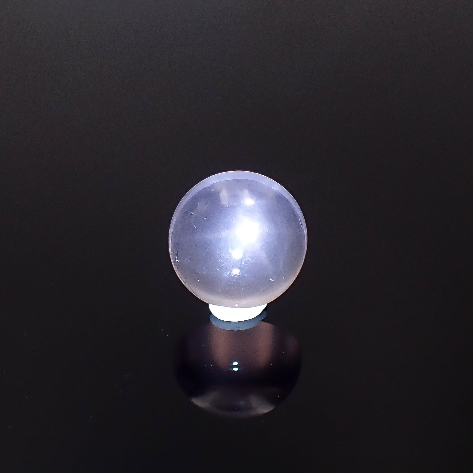 スターローズクォーツ マダガスカル産 3.96ct / 10.2x10.2mm前後 [250730822]