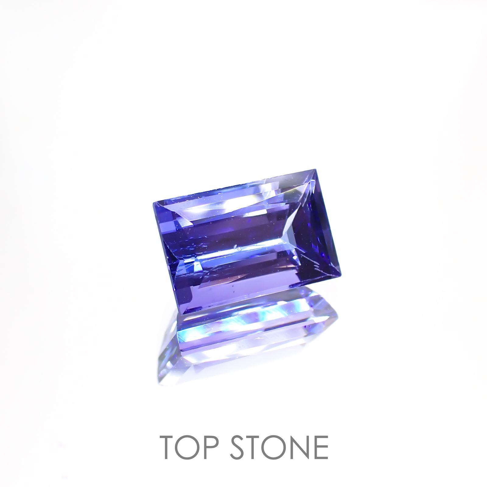タンザナイト(宝石名タンザナイト) タンザニア産 2.345ct ソ付(彩珠)[20062541]8.9×5.8mm前後