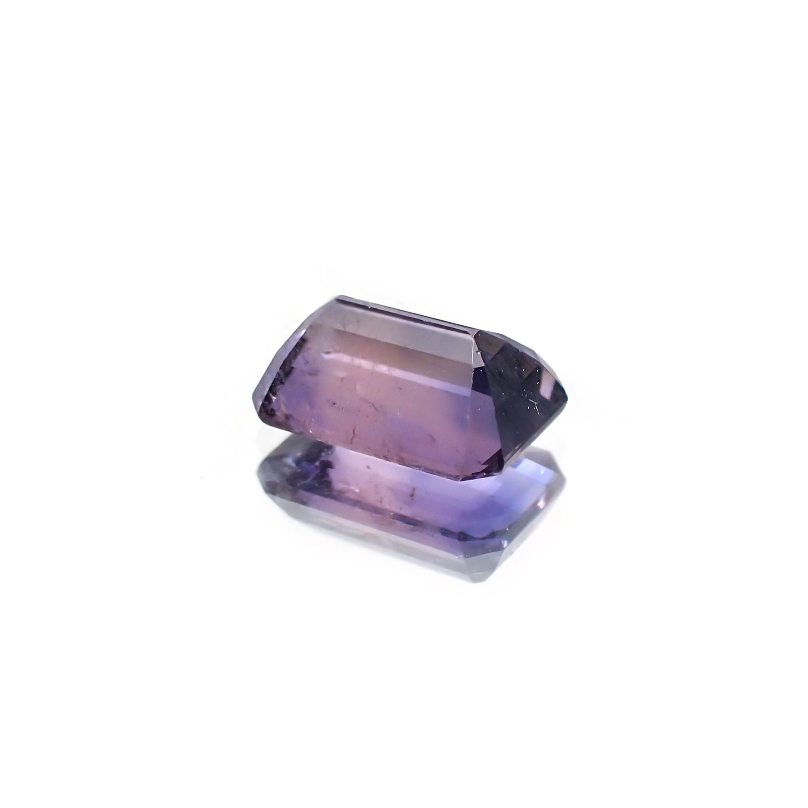 バイカラーサファイア(宝石名バイカラー・サファイア) タンザニア産 識別済 1.02ct / 6.6x4.4mm前後 [210710606]