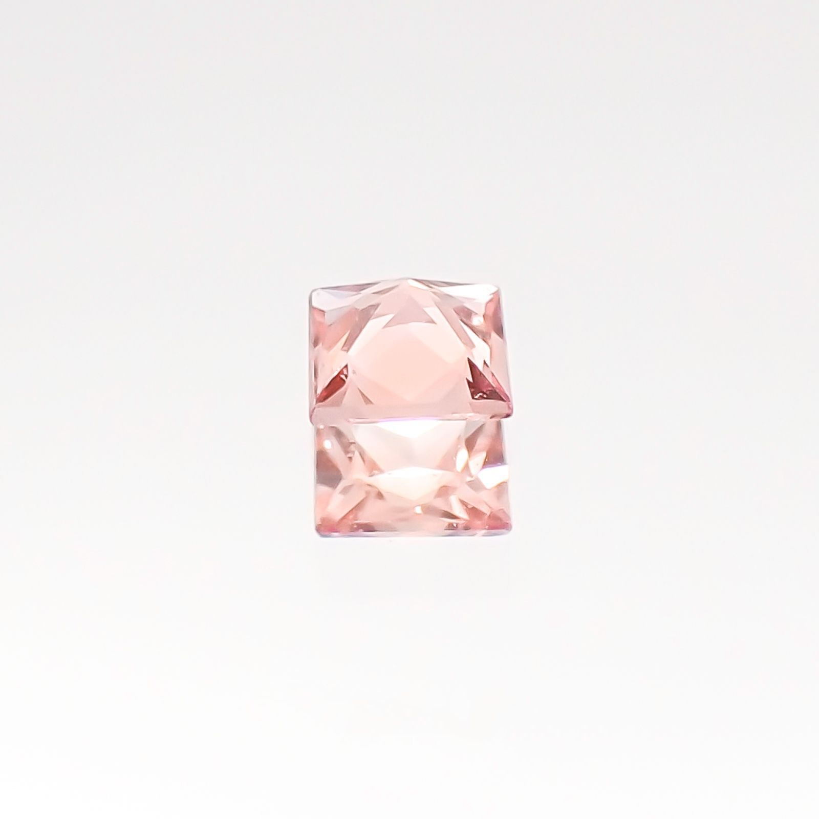 ◇プリンセスカット◇パパラチャサファイア ソーティング付き スリランカ産 ルース 0.09ct[20116956]2.52×2.47mm前後