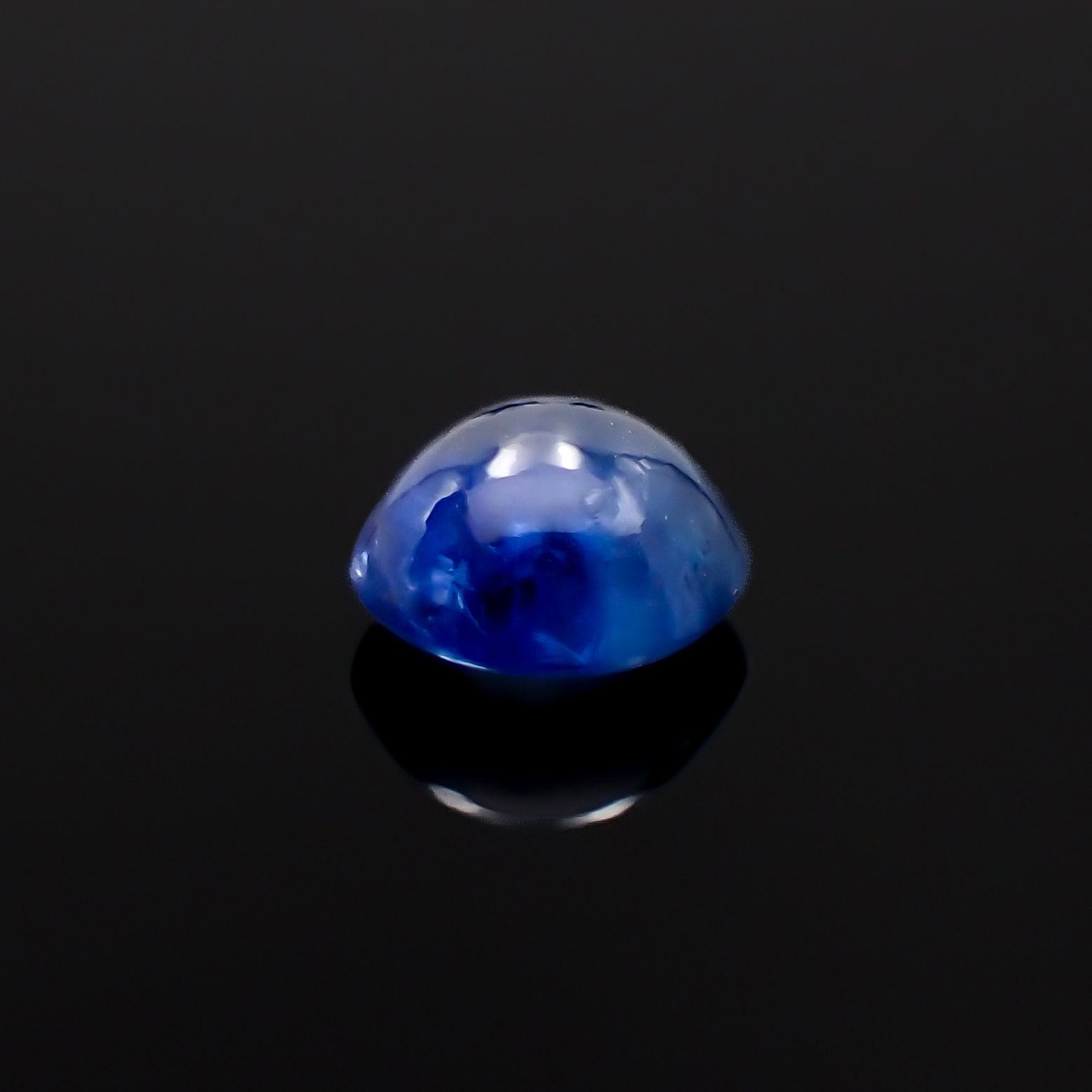 サファイア(宝石名ブルー・サファイア)スリランカ/マダガスカル産 0.78ct 識別済[230923437]5.2x5.2mm前後