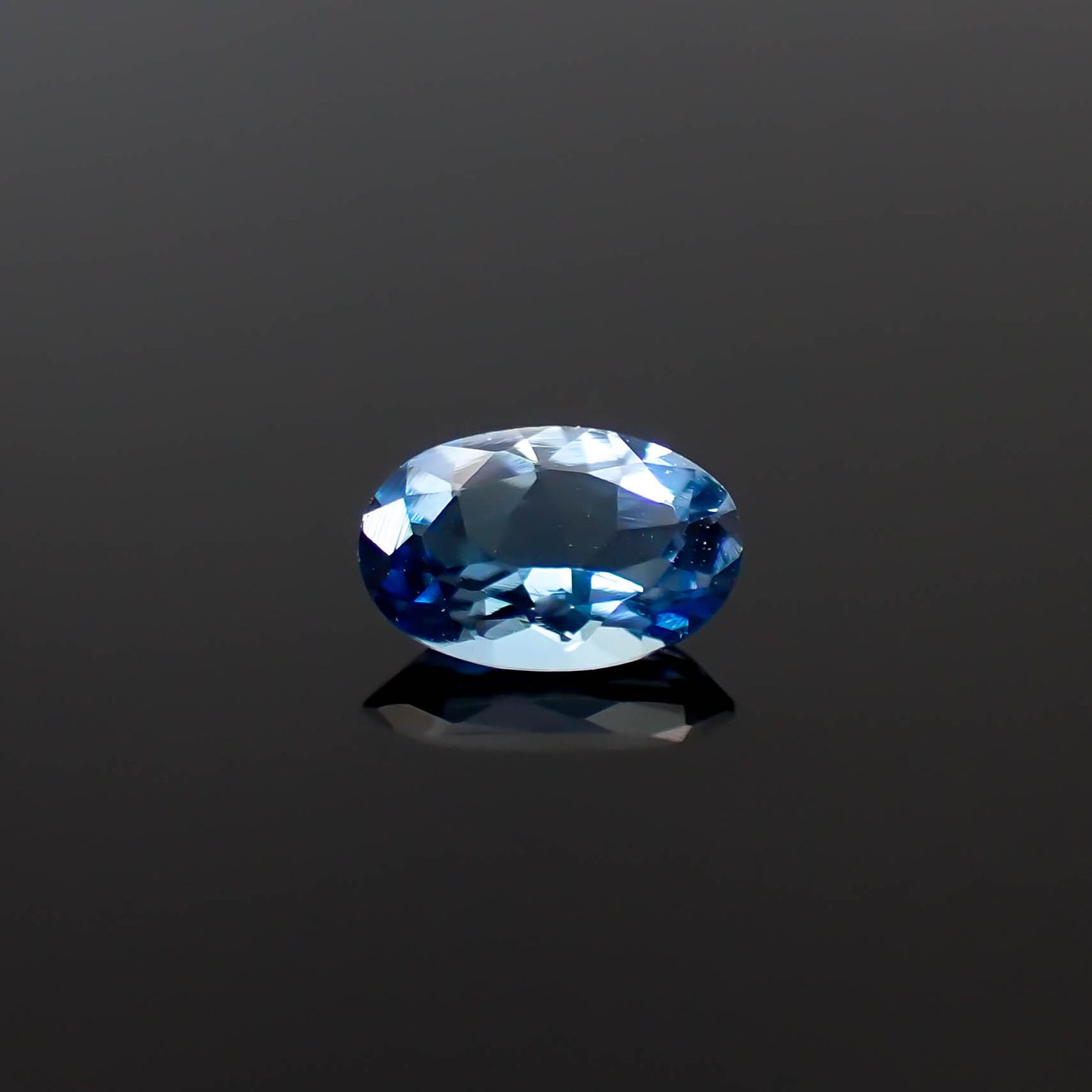 アクアマリン サンタマリアカラー ナイジェリア産 0.32ct [250329943]6x3.9mm前後