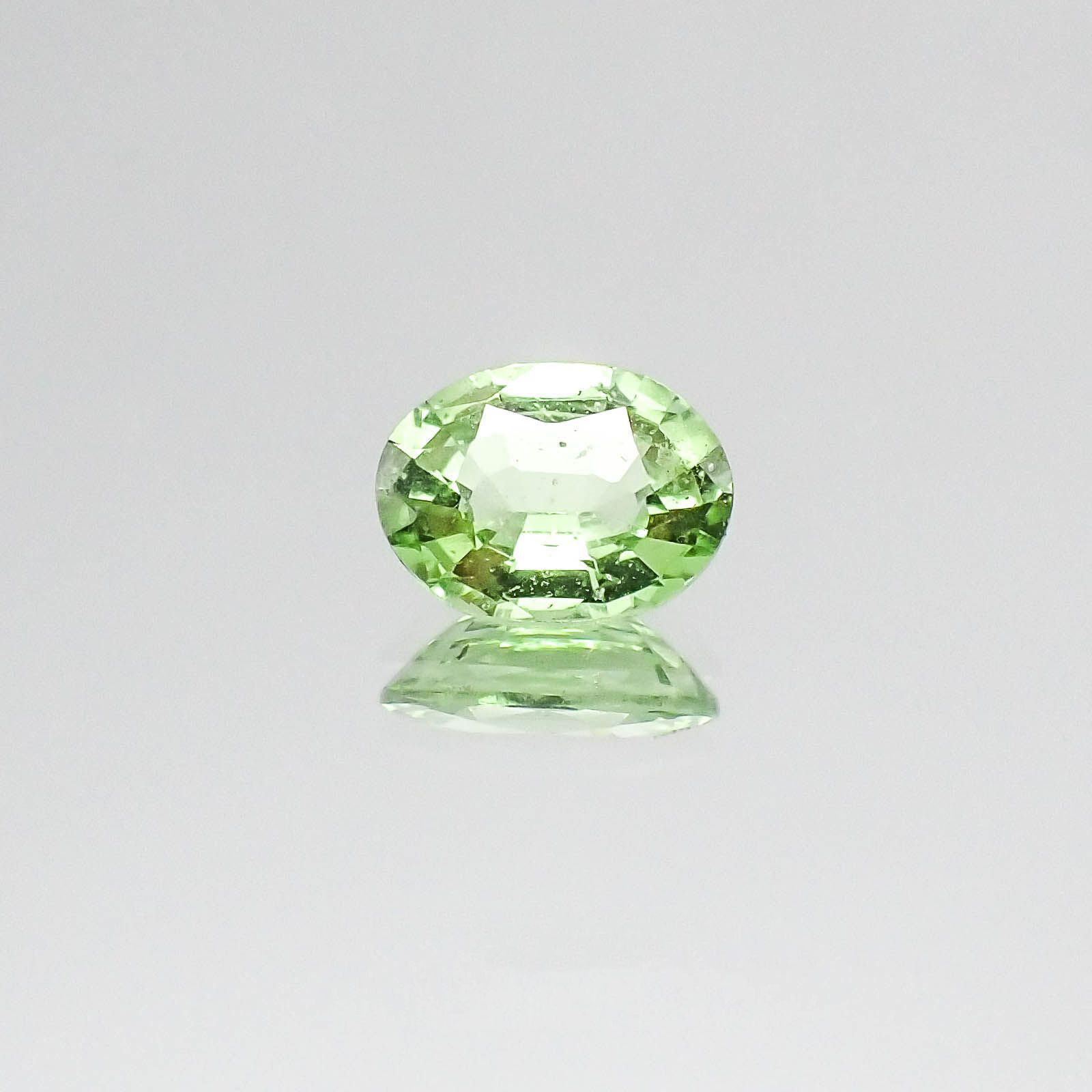 ミントガーネット(宝石名グリーン グロッシュラー・ガーネット)タンザニア産 0.92ct 識別済[230522256]7x5.4mm前後