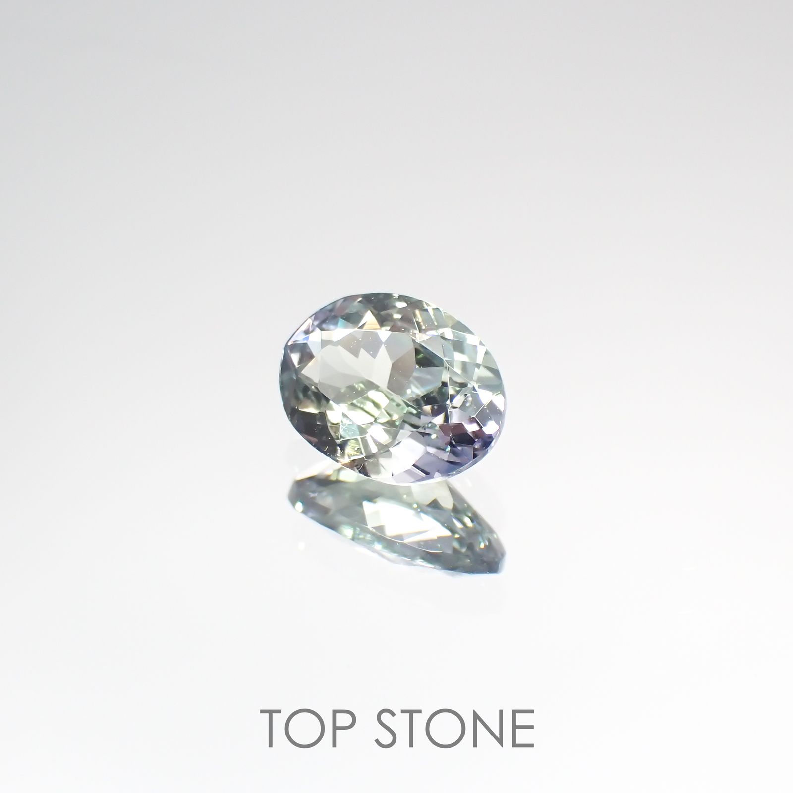 バイカラータンザナイト(宝石名バイカラー・ゾイサイト) タンザニア産 1.09ct 識別済[210812643]7.8×5.9mm前後