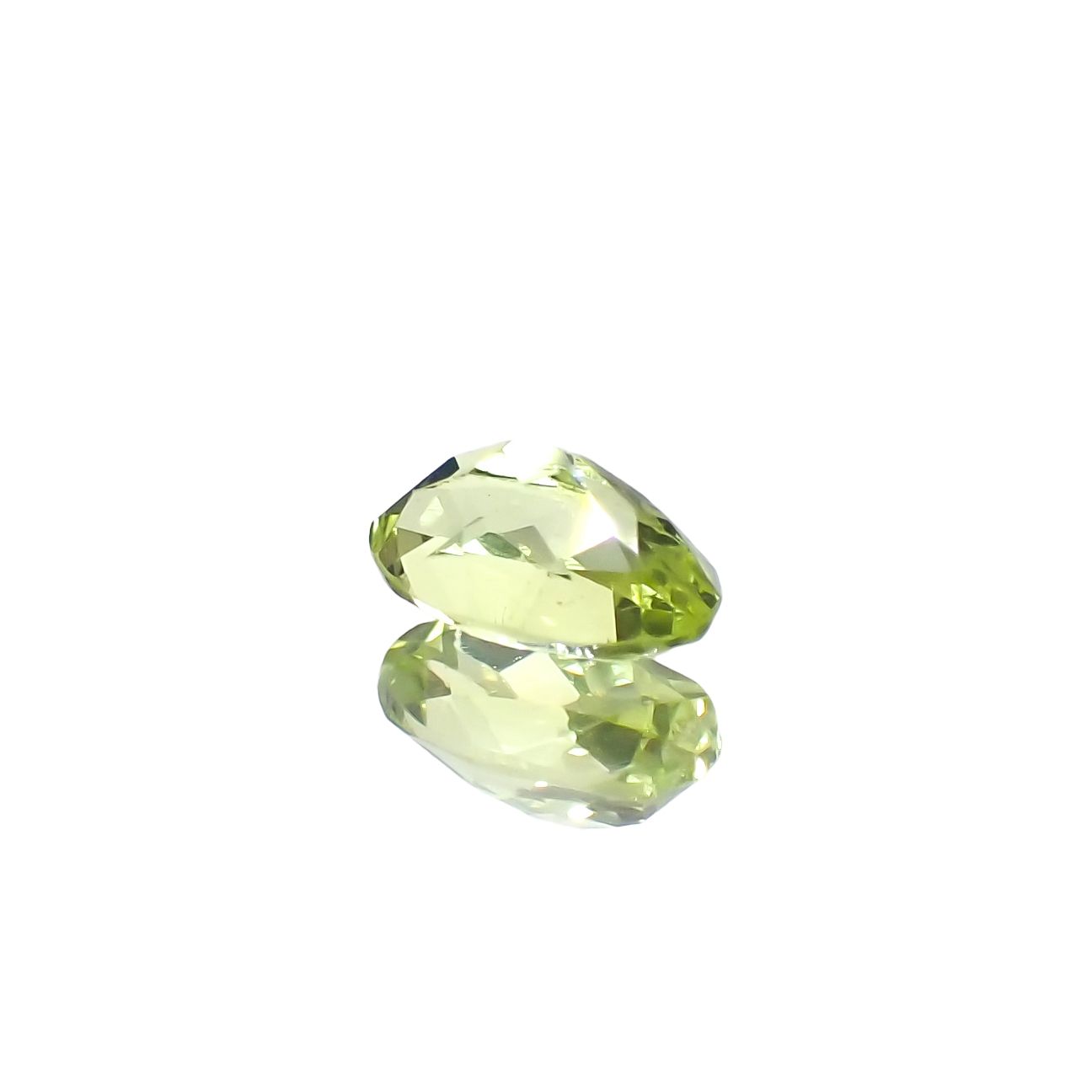 パロットクリソベリル(宝石名クリソベリル)インド産 0.31ct 識別済[231225181]5.1x3.1mm前後