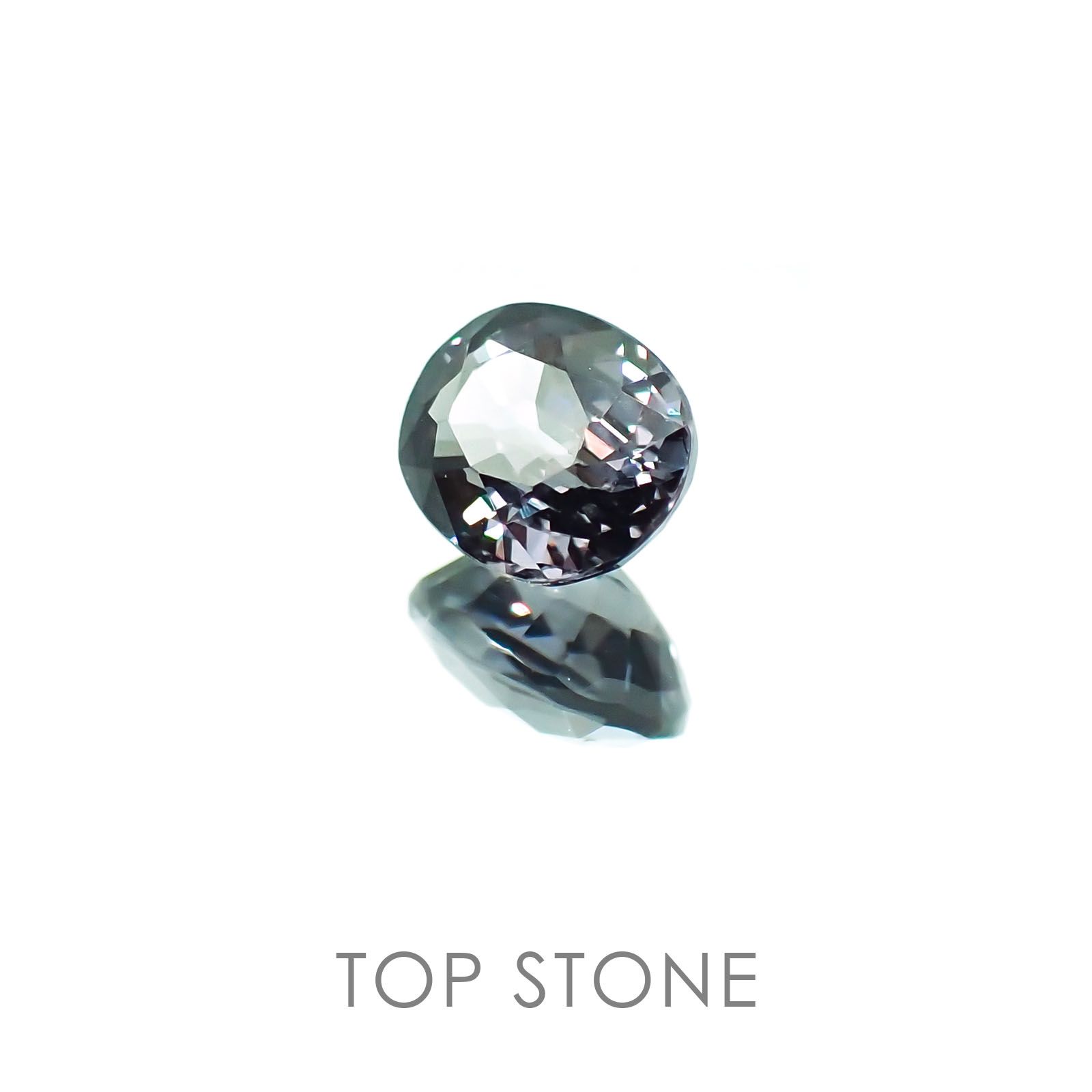 カラーチェンジガーネット(アレキタイプ) マダガスカル・ベキリー産 ルース 0.77ct[20117348]5.8×4.7mm前後