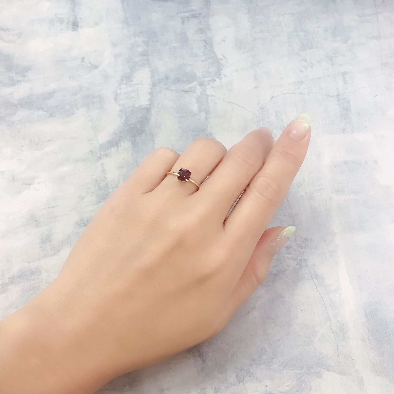 レッドスピネル(宝石名スピネル)ビルマ/マダガスカル産 1.05ct 識別済[220817540]5.9x5.7mm前後