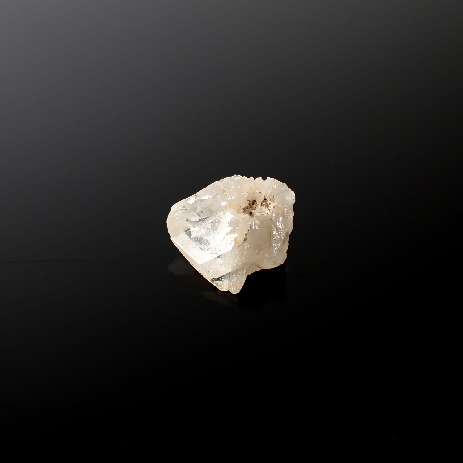 フェナカイト 原石 ウクライナ産 13.68ct[240326819]17.7x16mm前後