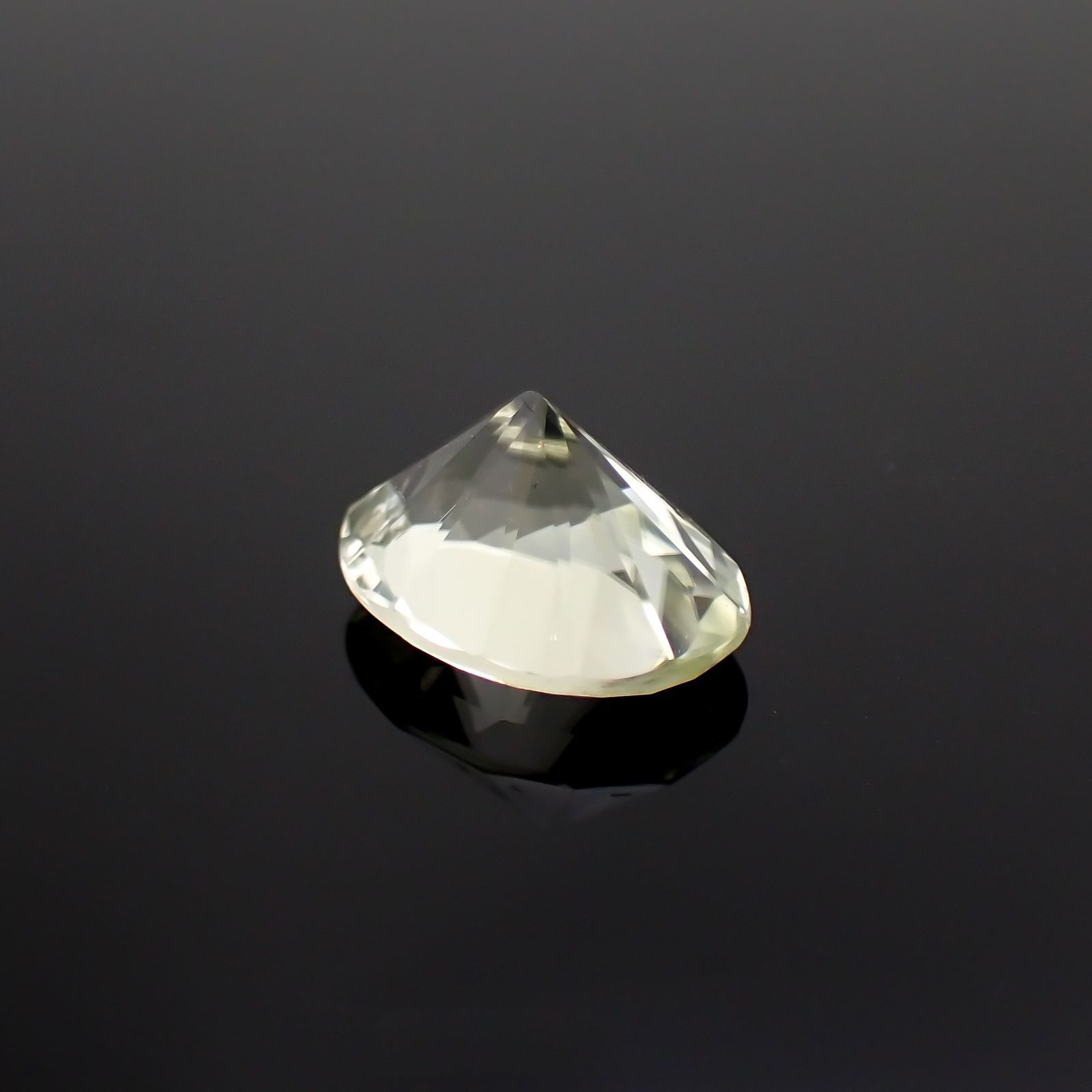 ダトーライト(宝石名ダトライト)ロシア産 3.324ct ソ付(彩珠)[221018687]11.2x8.3mm前後