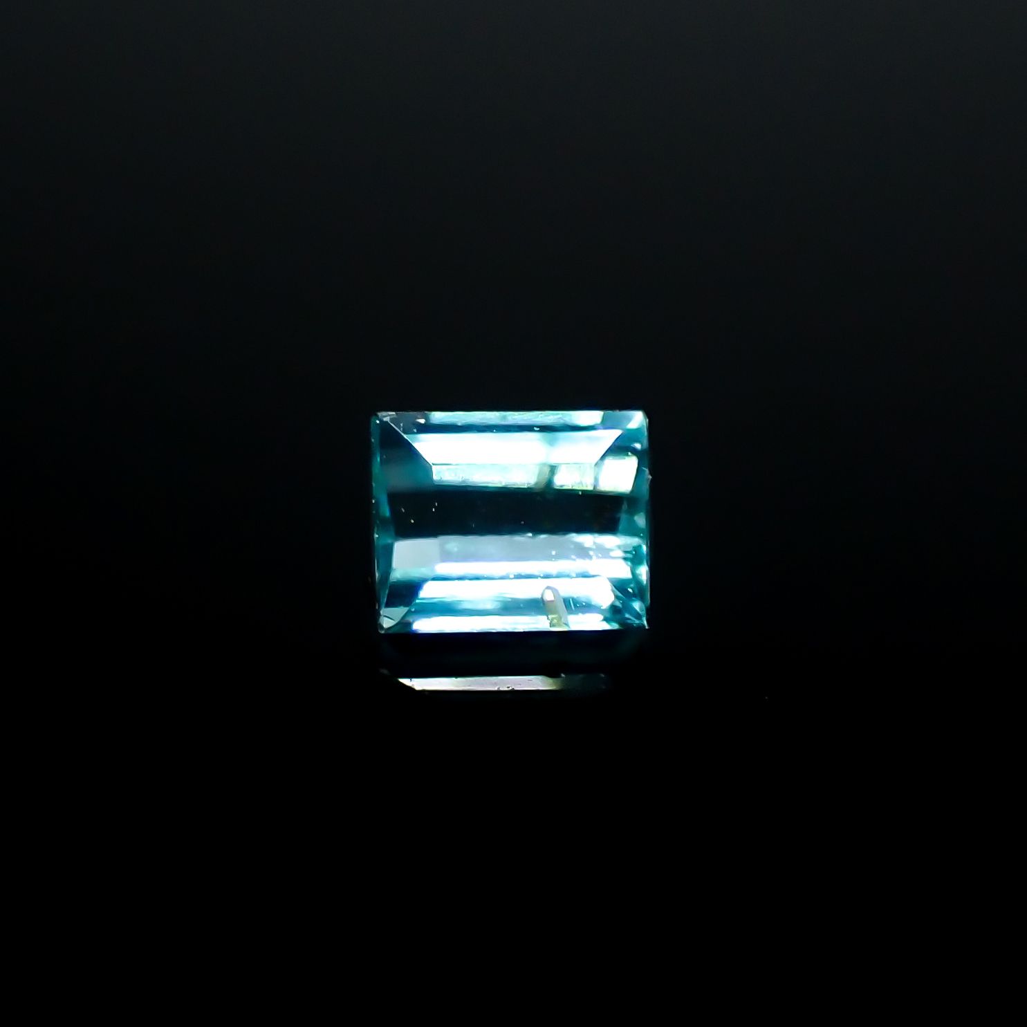 グランディディエライト(宝石名グランディディエライト)マダガスカル産 0.12ct 識別済[240326589]3.1x2.5mm前後