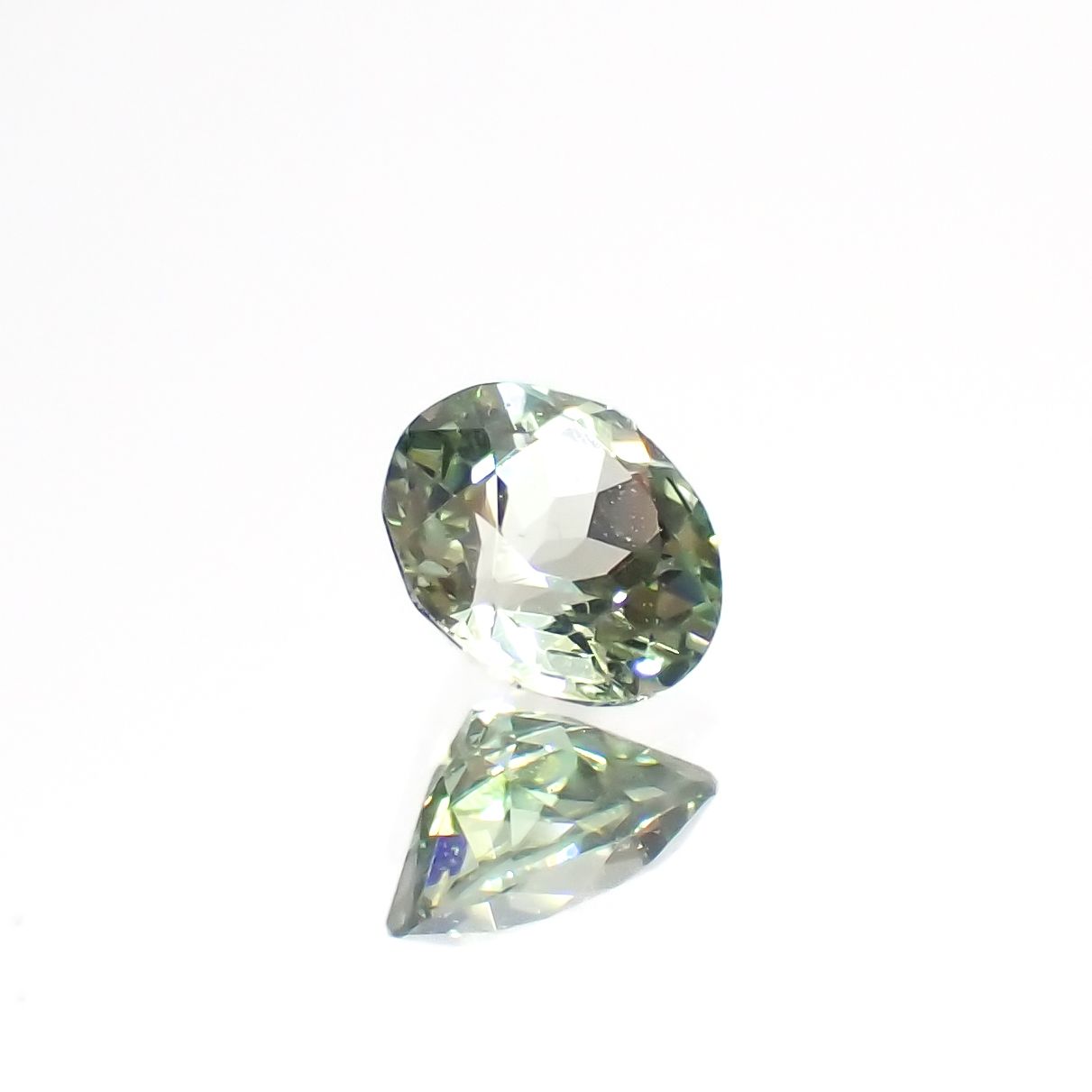 バナジウムコーネルピン(宝石名コーネルピン)タンザニア・タンガ州産 0.21ct 識別済[230320935]3.8x3.8mm前後