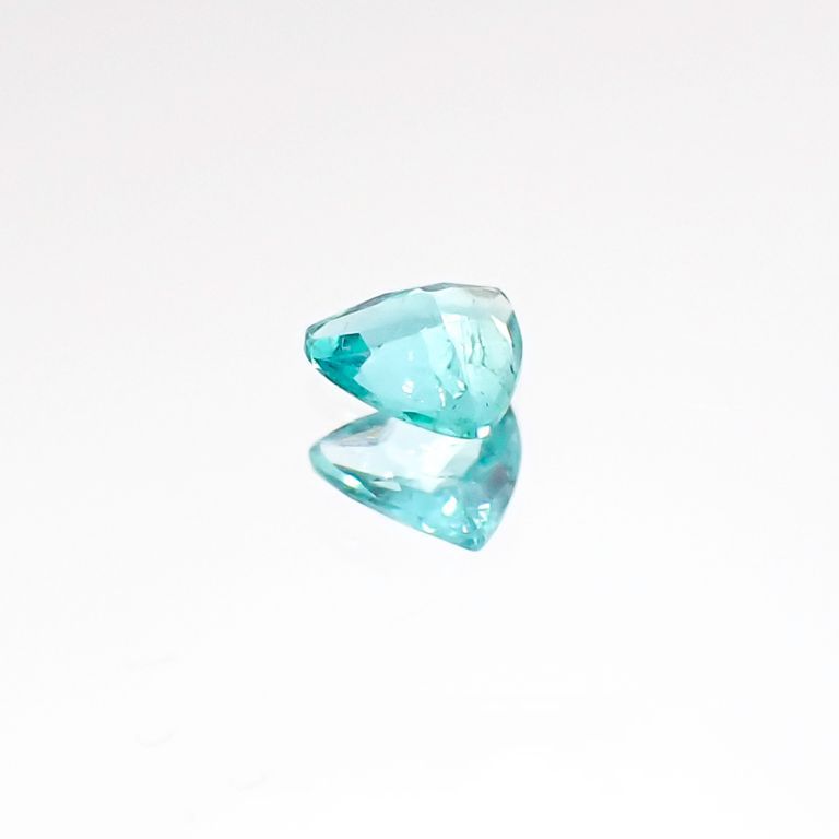 パライバトルマリン(宝石名トルマリン/別名パライバ・トルマリン) ブラジル・パライバ州バターリャ鉱山産 0.054ct 識別済[20106452]2.8×2.6mm前後