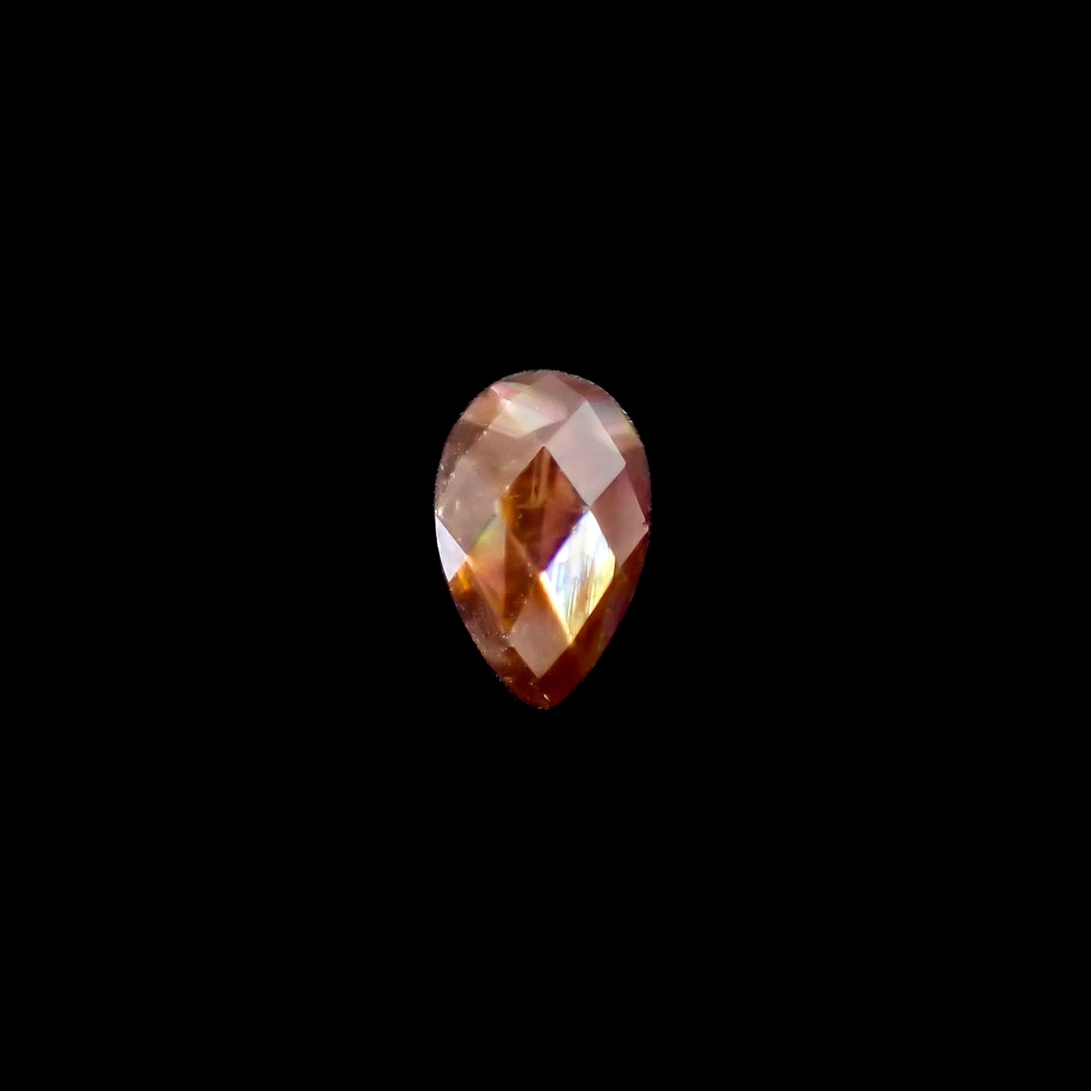 ◇リバーシブル・チェッカーカット◇レインボーガーネット 日本・奈良県産 1.03ct [250129679]7.9x5mm前後