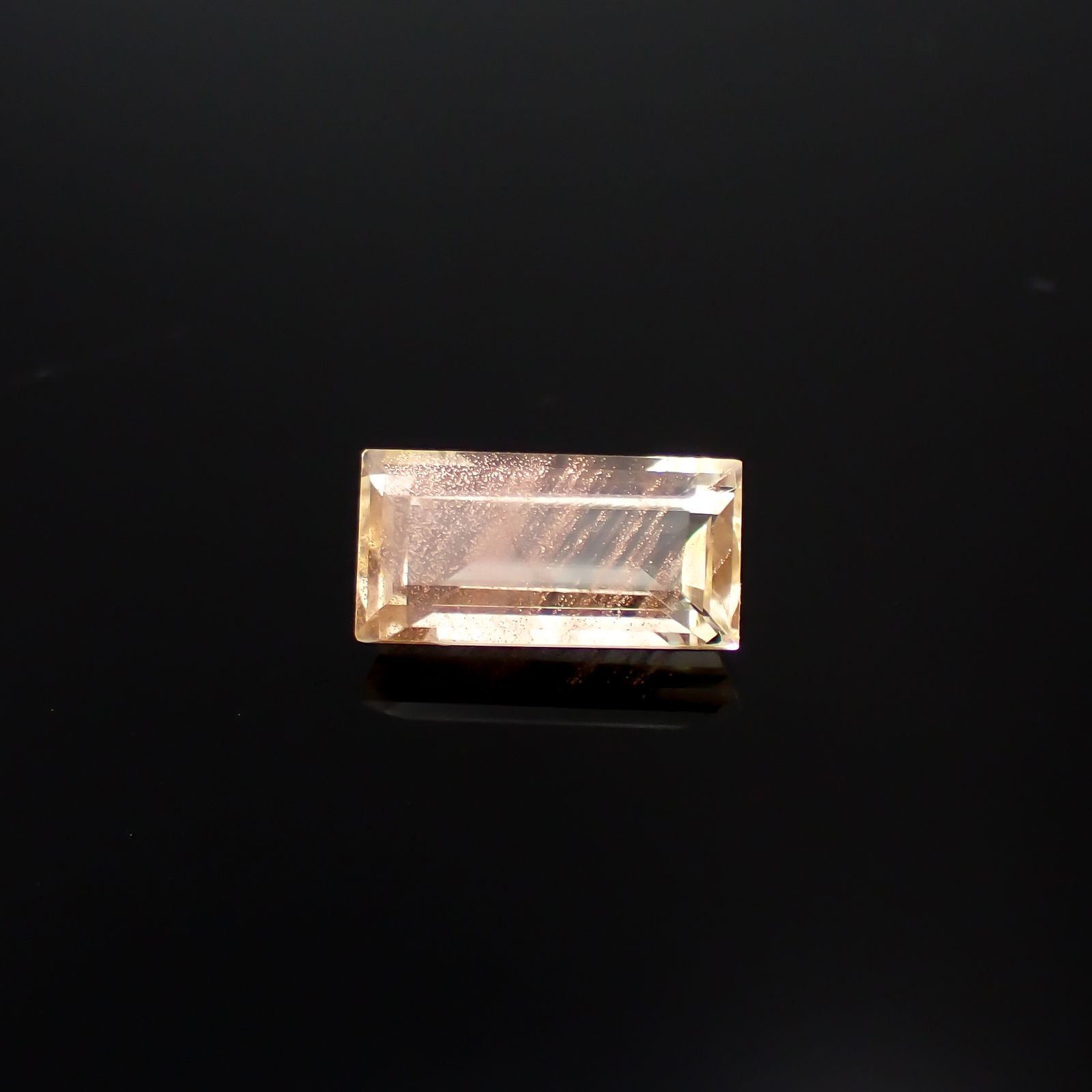 オレゴンサンストーン アメリカ・オレゴン州産 1.52ct[240628207]9.8x5mm前後