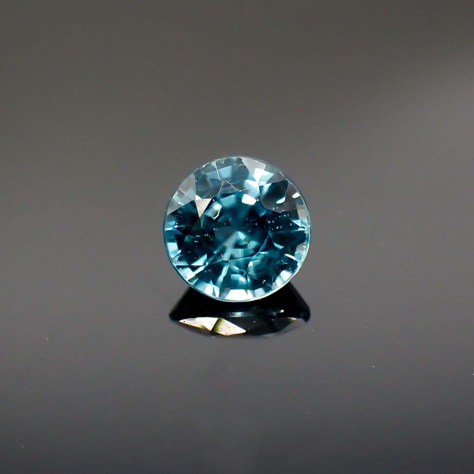 ブルージルコン(宝石名ブルー・ジルコン)カンボジア産 0.55ct 識別済[220716833]4.5x4.5mm前後