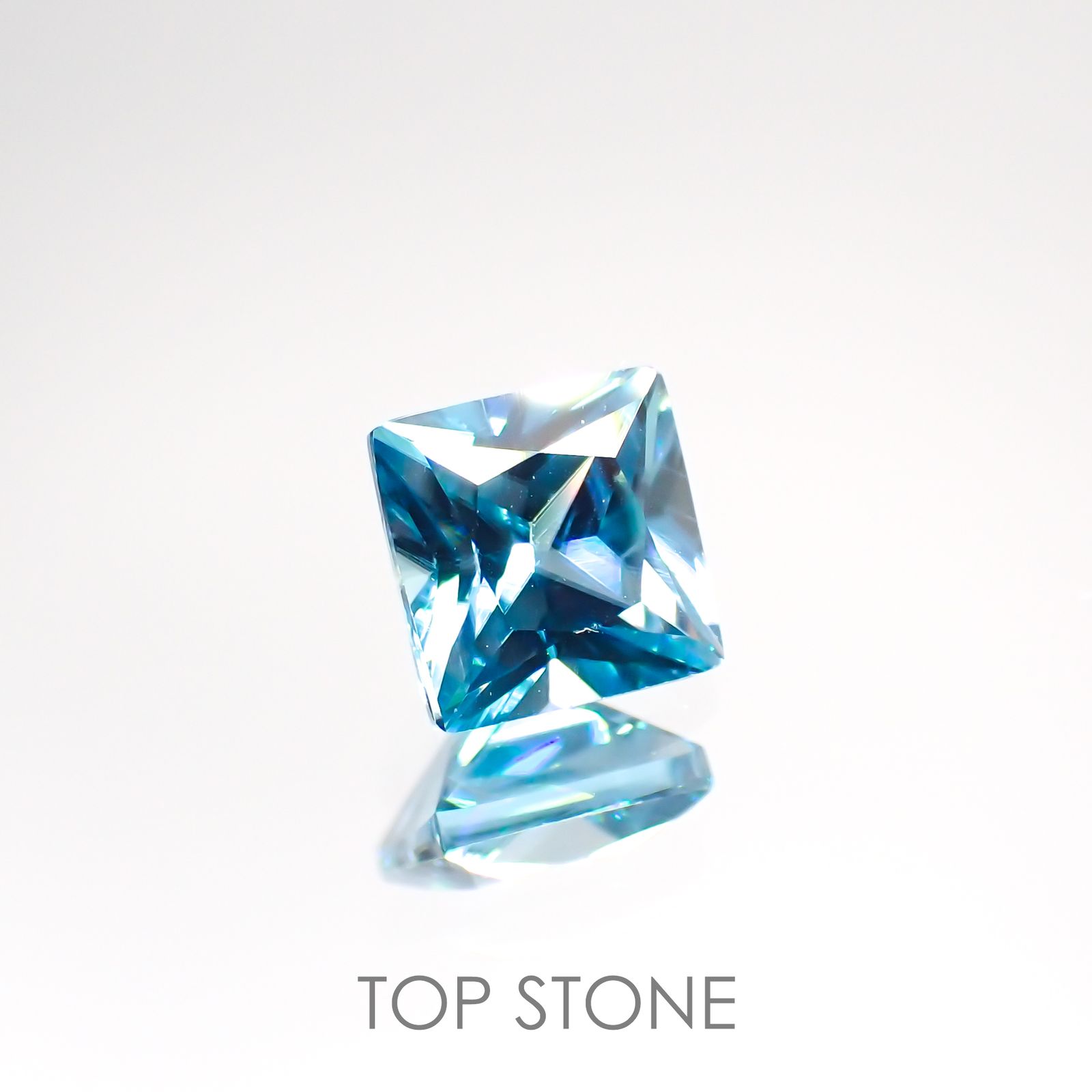 ◇プリンセスカット◇ブルージルコン(宝石名ジルコン) カンボジア産 1.01ct 識別済[210913435]5×4.9mm前後