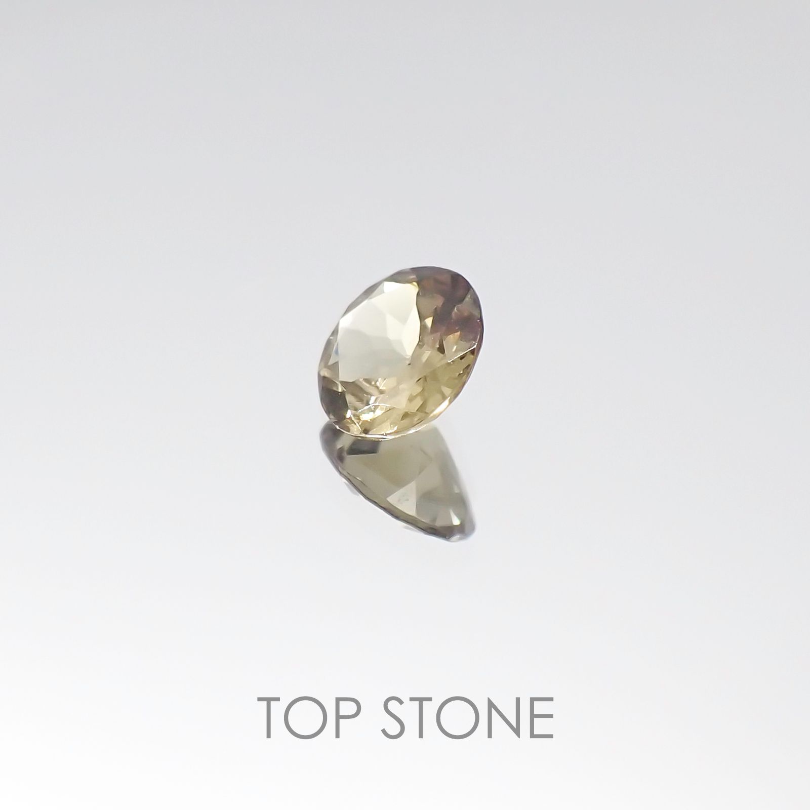 カラーチェンジマラヤガーネット タンザニア産 ルース 0.43ct[20096093]4.9×4.9mm前後