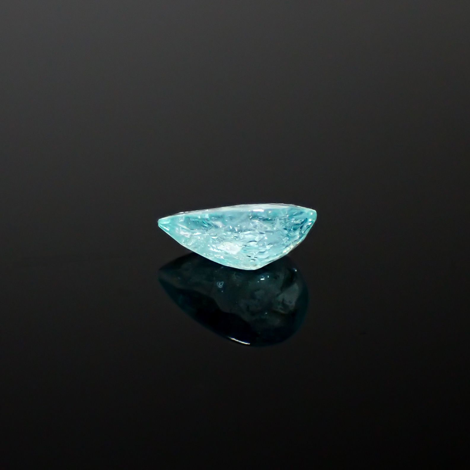 パライバトルマリン モザンビーク産 0.60ct[240928769]7.2x4.9mm前後