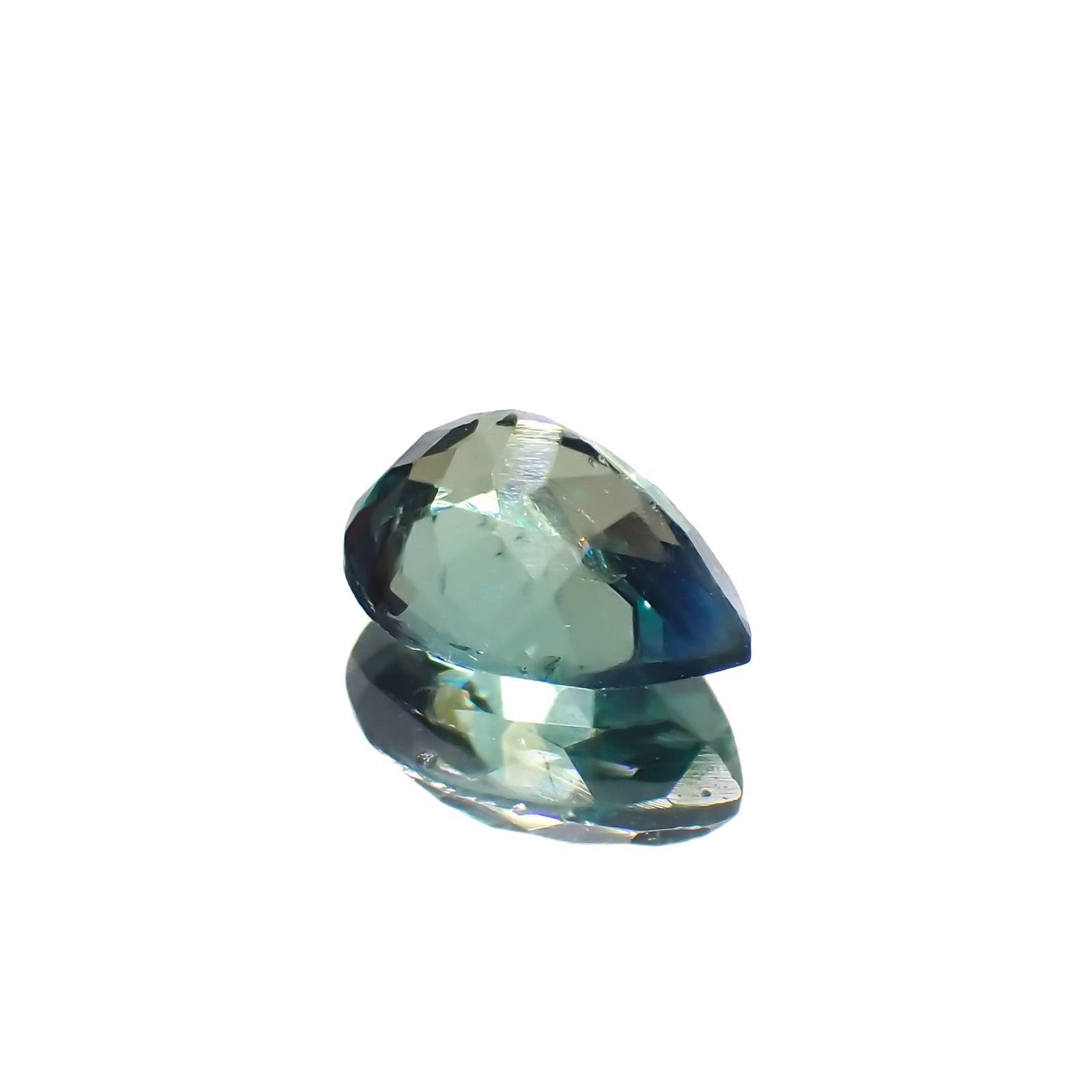 アレキサンドライト(宝石名アレキサンドライト)インド産 0.52ct 識別済[221219406]5.7x4.1mm前後