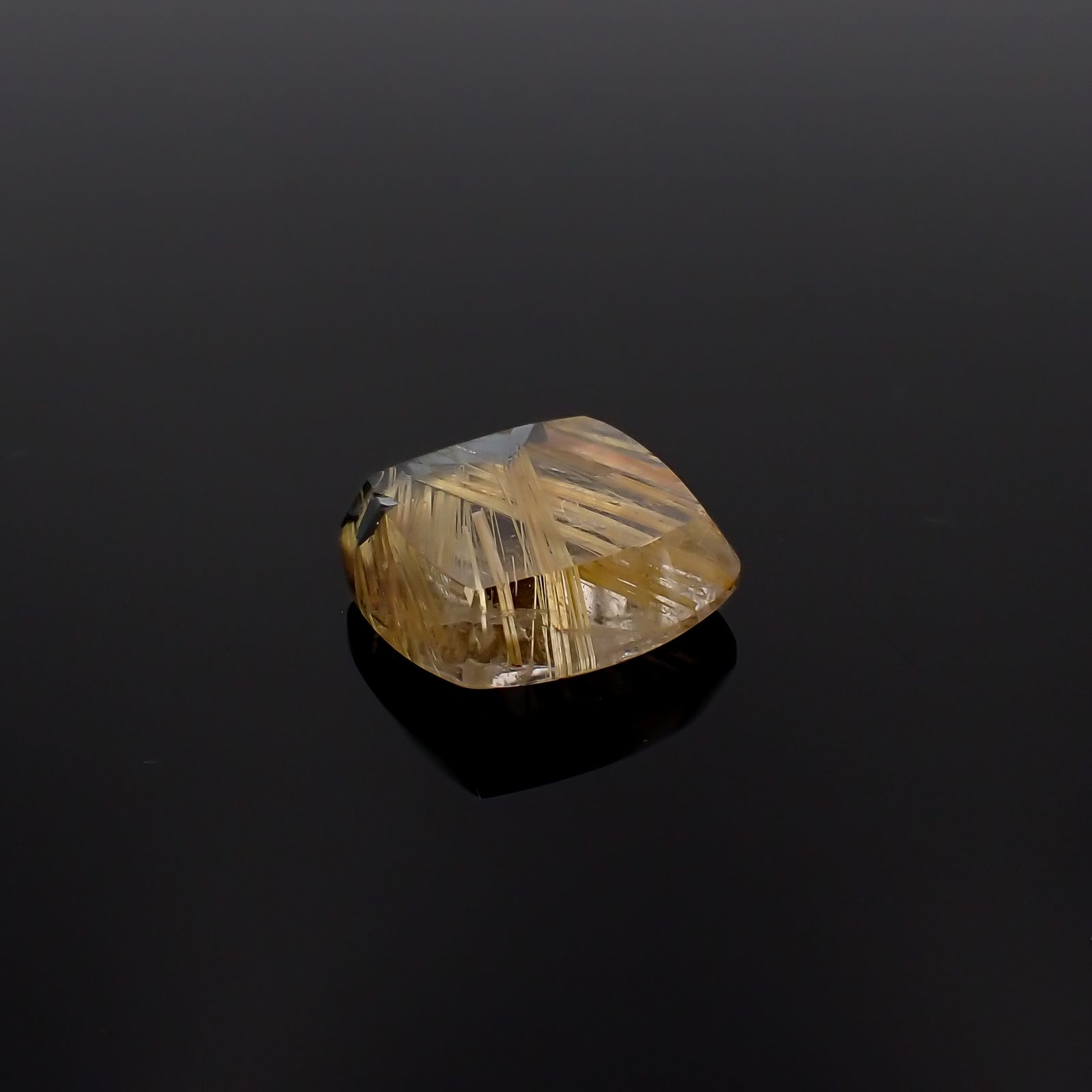 太陽ルチルクォーツ ブラジル産 12.47ct [231023680]16.2x14.6mm前後