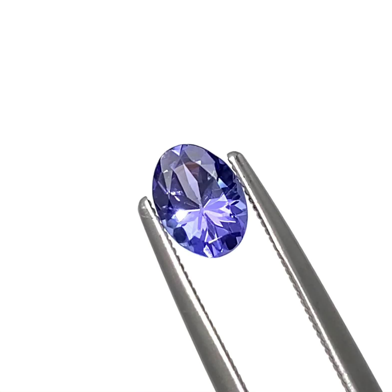 タンザナイト(宝石名タンザナイト)タンザニア産 識別済 0.69ct ⁄ 6.7x4