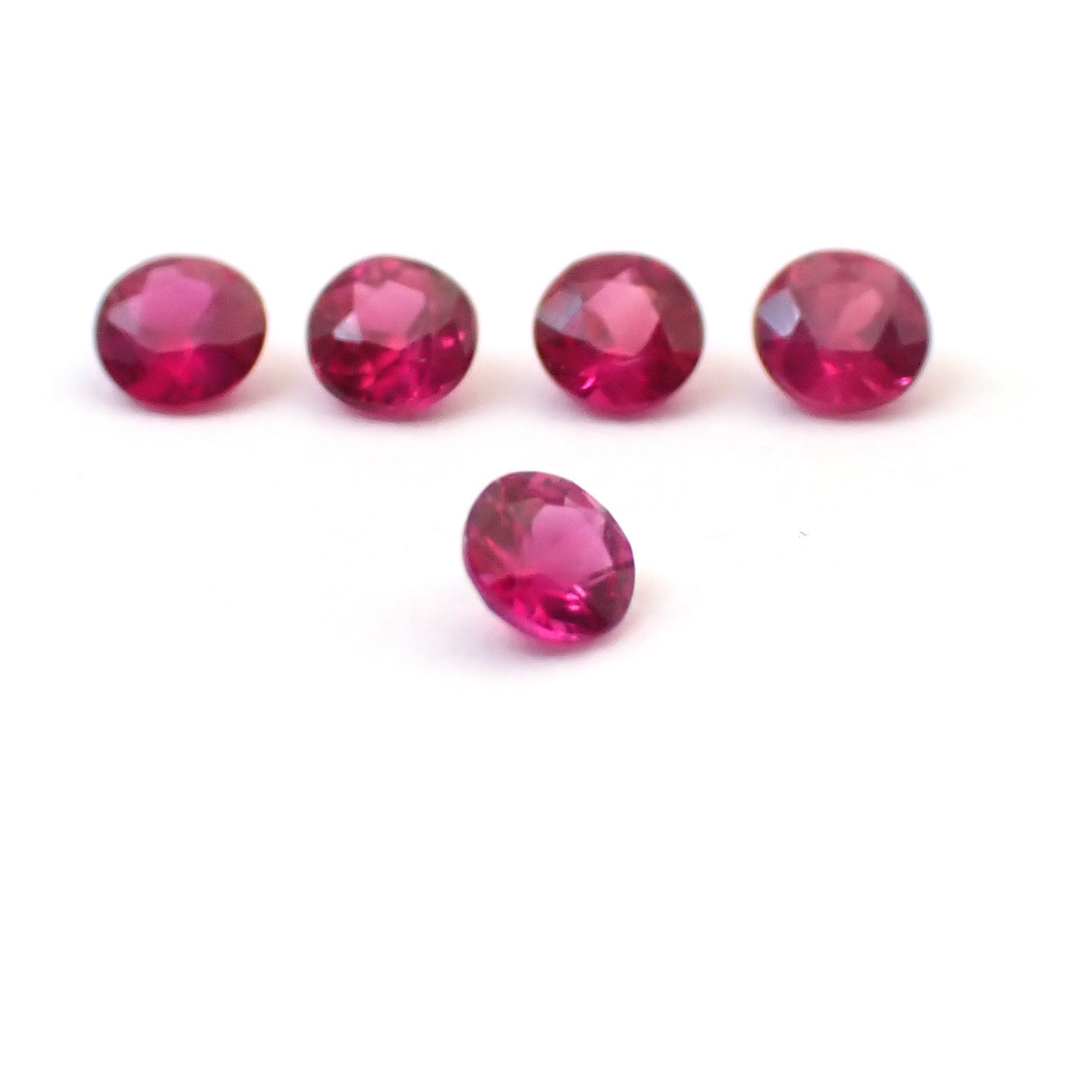 ルビー 5個セット タイ/モザンビーク産 0.28ct(5pcs合計) / 2.2x2.2mm前後 [260532284]
