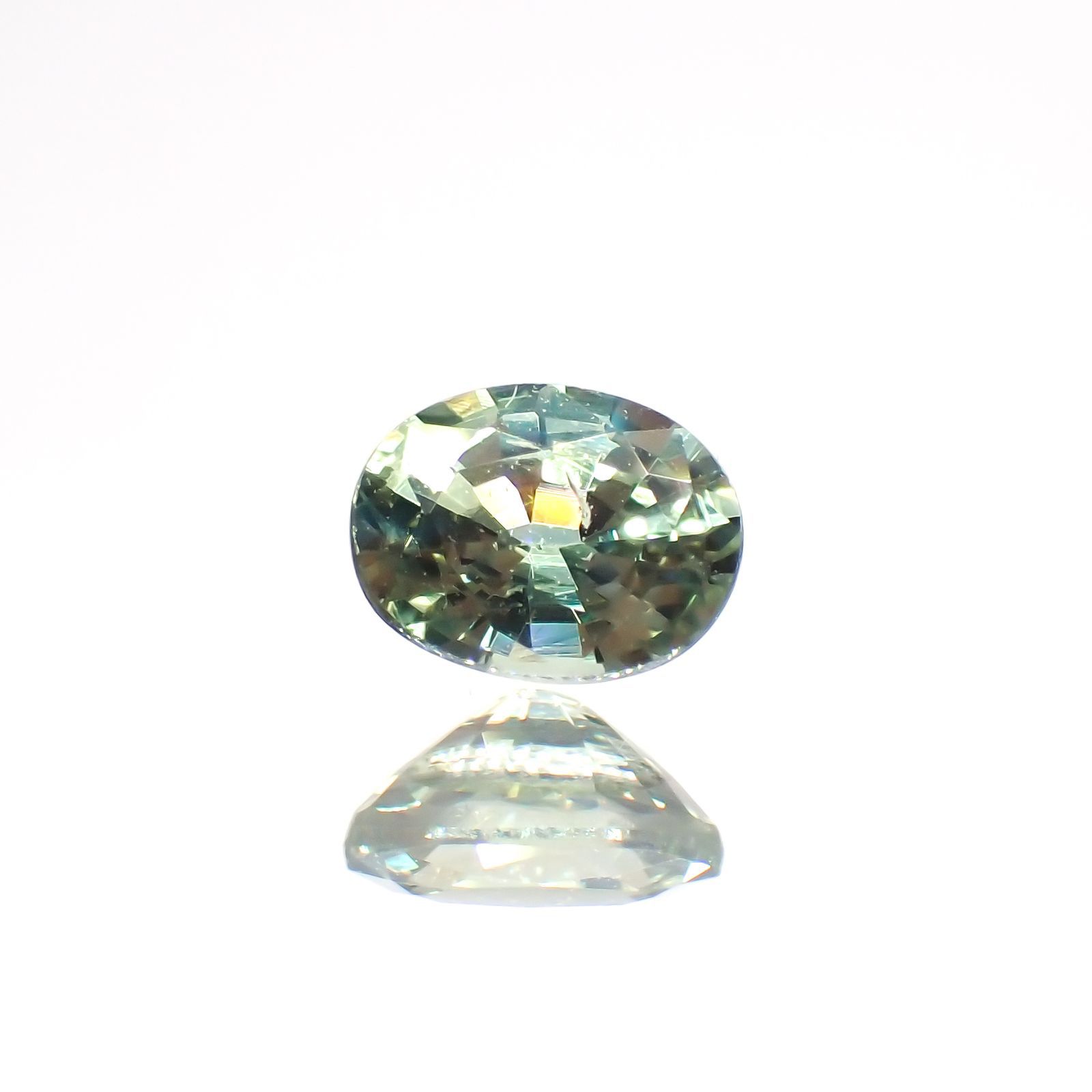 グリーンクリソベリル(宝石名クリソベリル)スリランカ/マダガスカル産 0.29ct 識別済[220114472]4.3x3.4mm前後