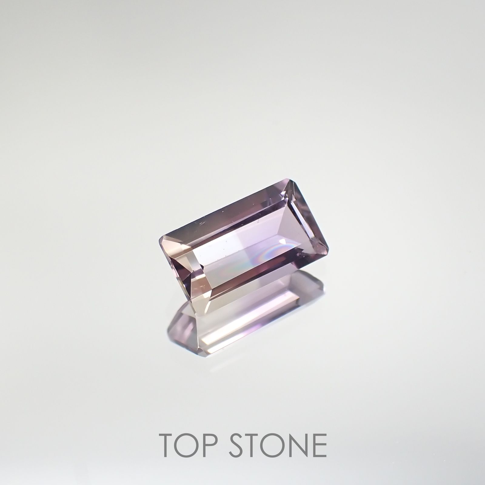アワーグラスアメジスト モロッコ産 ルース 1.22ct[210912323]8.8×4.9mm前後