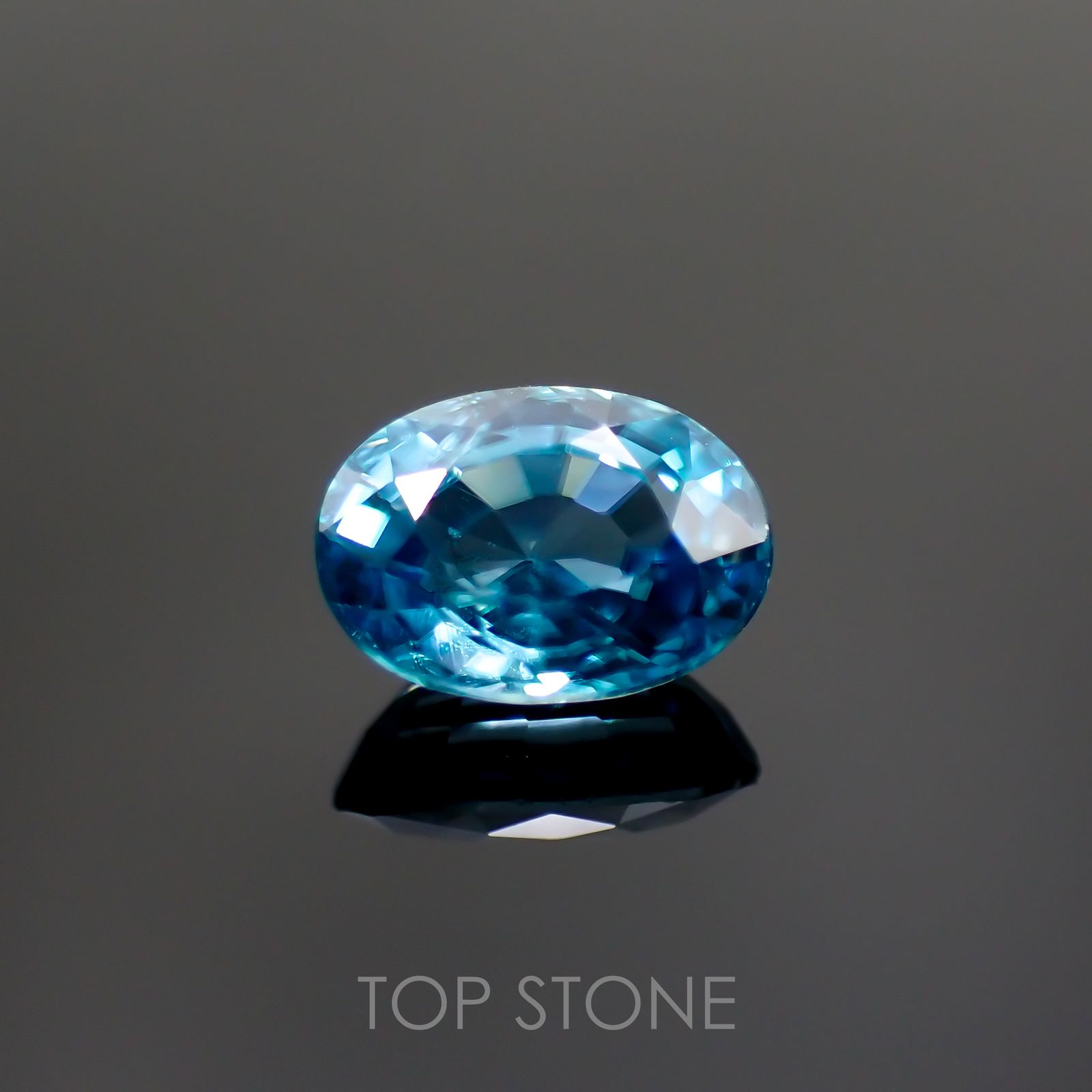 ブルージルコン(宝石名ジルコン) カンボジア産 1.42ct 識別済[20063102]7.1×5mm前後