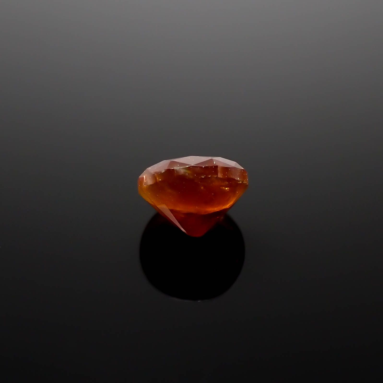 レインボーガーネット 日本・奈良県産 0.98ct[240125525]5.7x5.6mm前後