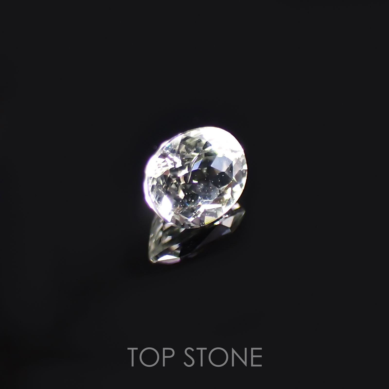 リューコガーネット(宝石名ホワイト グロッシュラー・ガーネット) ビルマ産 0.24ct 識別済[210510769]3.8×3.2mm前後
