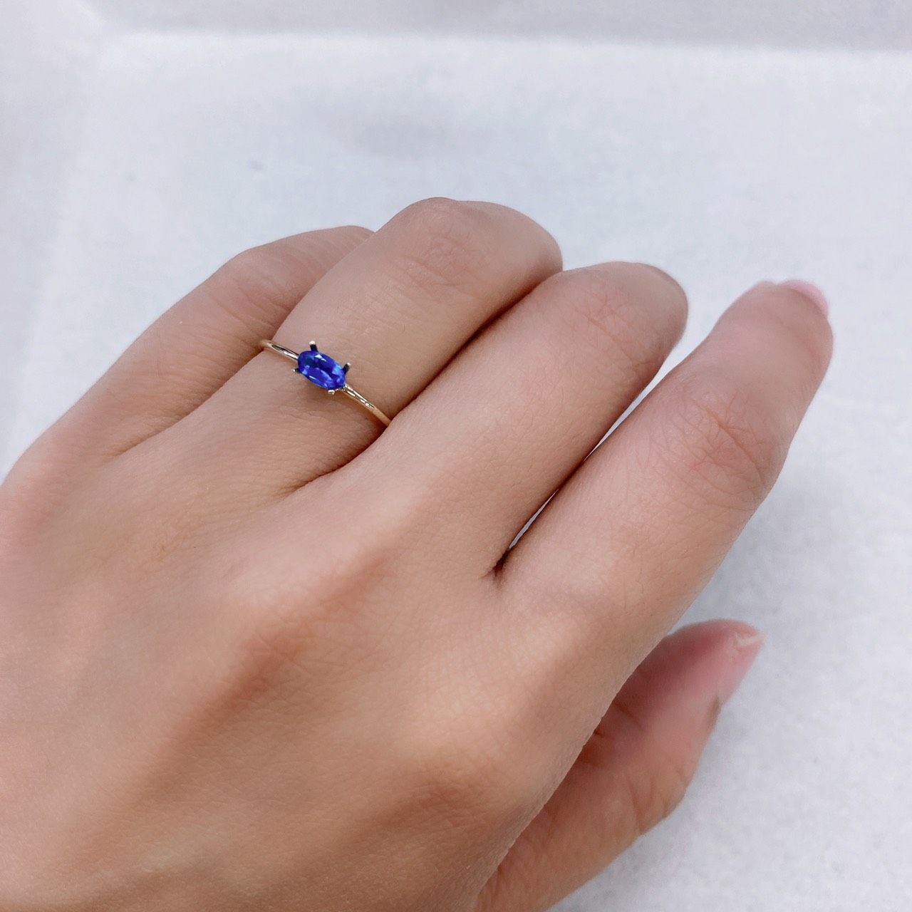 ネオンブルーアパタイト(宝石名アパタイト) ブラジル産 0.20ct 識別済[210712564]5×2.8mm前後