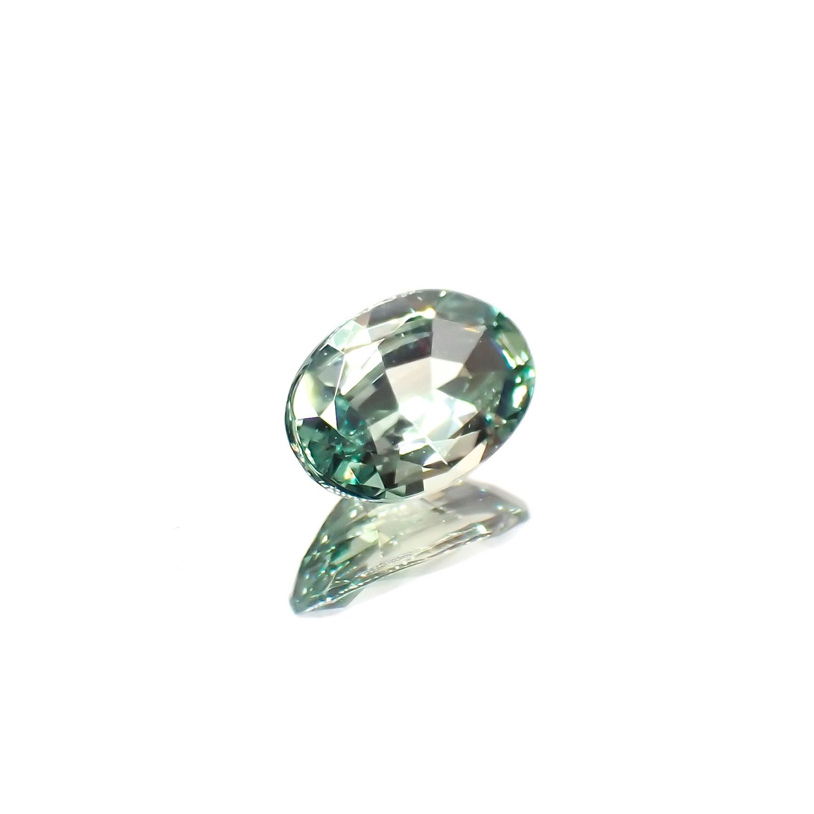 アレキサンドライト(宝石名アレキサンドライト)ブラジル産 GIA鑑付 0.50ct / 6.1x4.13mm前後 [230823160]