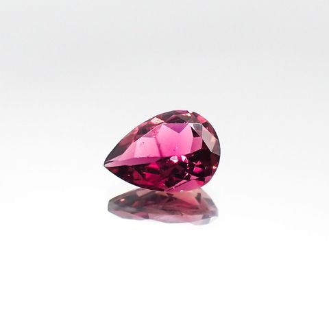 パープルトルマリン(宝石名パープル・トルマリン)ブラジル産 0.98ct 識別済[231023895]8.1x5.8mm前後