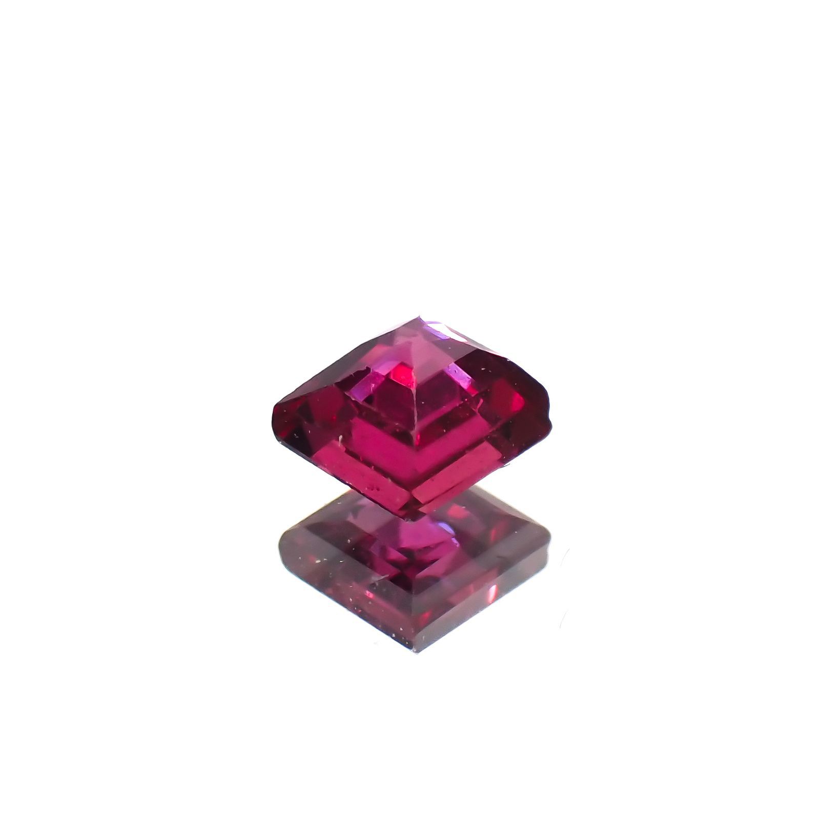 ルビー タイ/ビルマ産 0.21ct[220616361]2.9x2.8mm前後