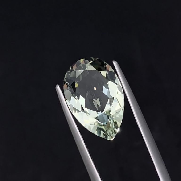 プラシオライト(グリーンアメジスト) ブラジル産 5.40ct / 15.1x10mm 