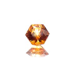 ◇ヘキサゴンカット◇ヘソナイトガーネット(宝石名ガーネット) スリランカ産 0.72ct 識別済[210912691]5×4.9mm前後