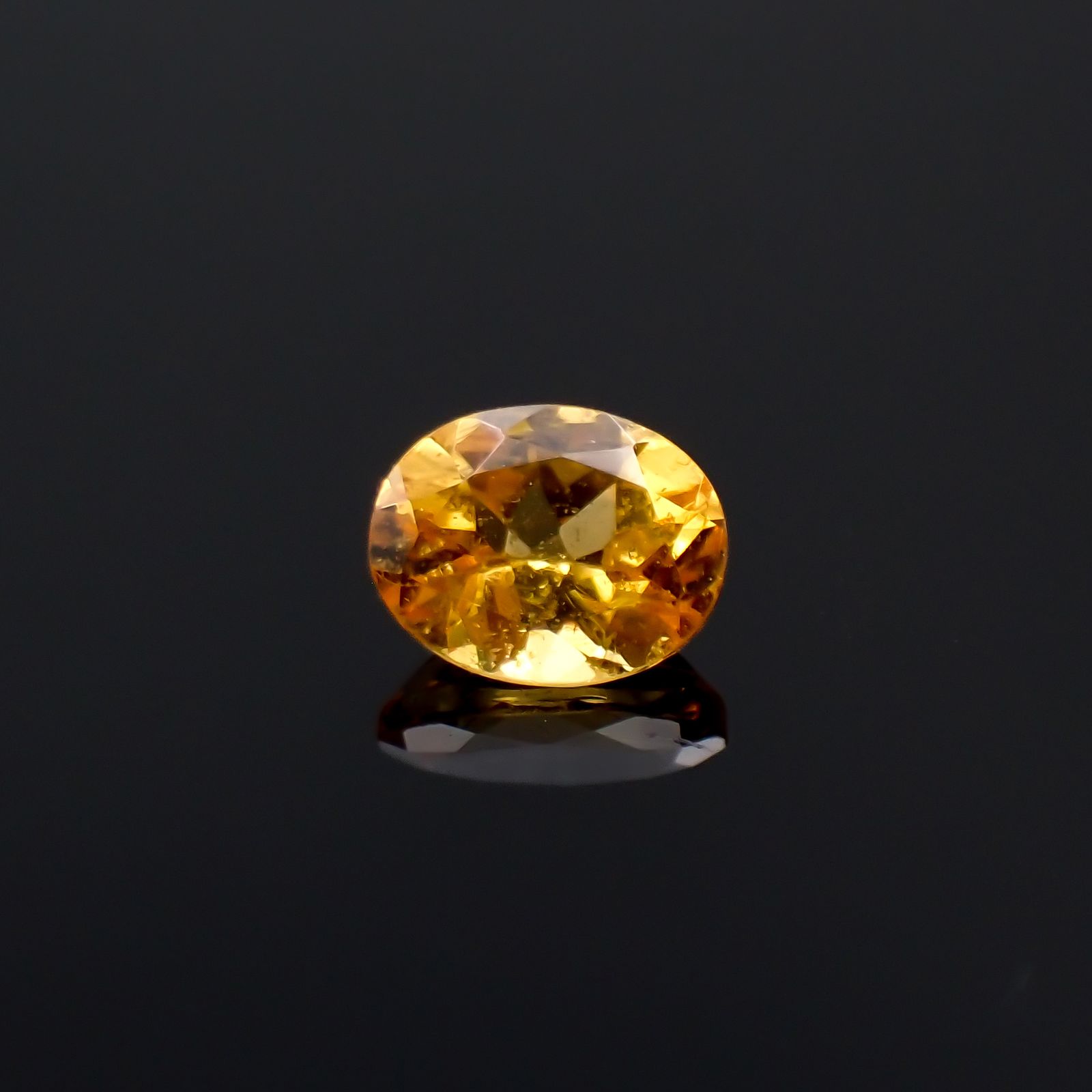 スペサルティンガーネット ナイジェリア産 0.47ct[230923380]5.1x4mm前後